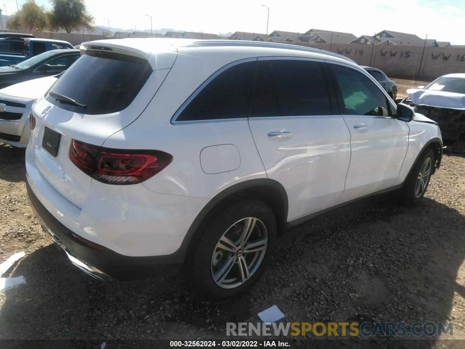 4 Photograph of a damaged car WDC0G8DB4LF677229 MERCEDES-BENZ GLC 2020