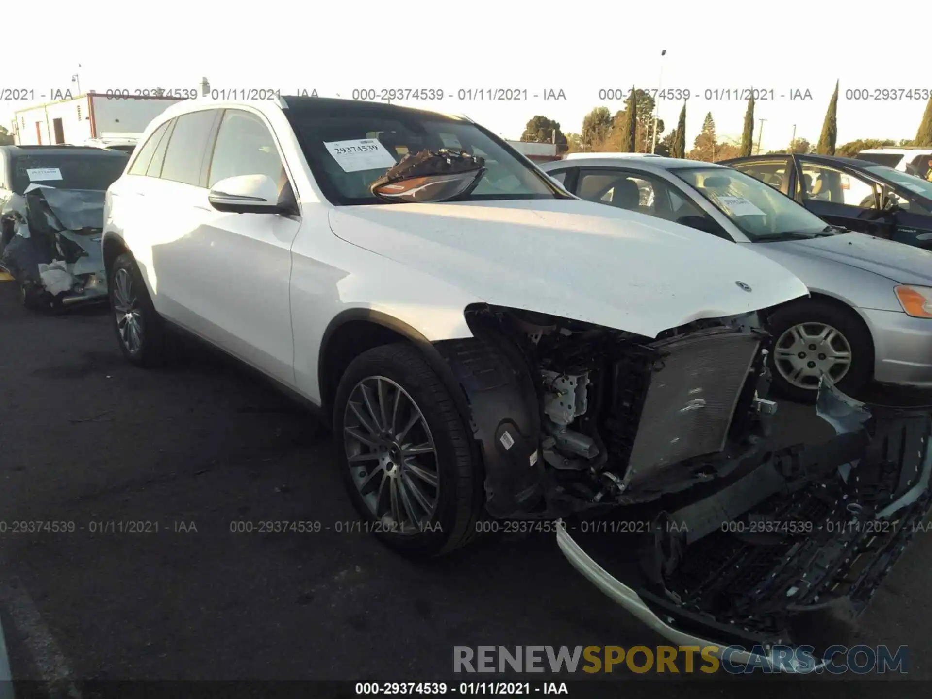 1 Photograph of a damaged car WDC0G8DB4LF693382 MERCEDES-BENZ GLC 2020