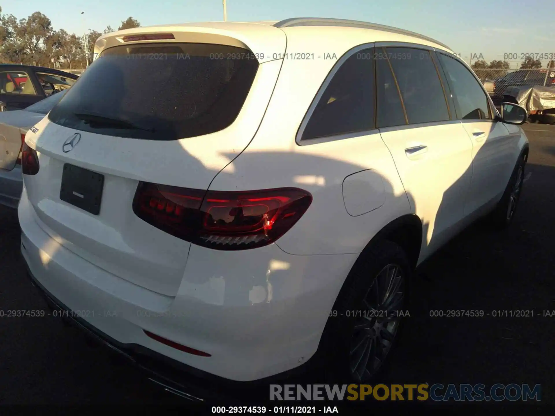 4 Photograph of a damaged car WDC0G8DB4LF693382 MERCEDES-BENZ GLC 2020