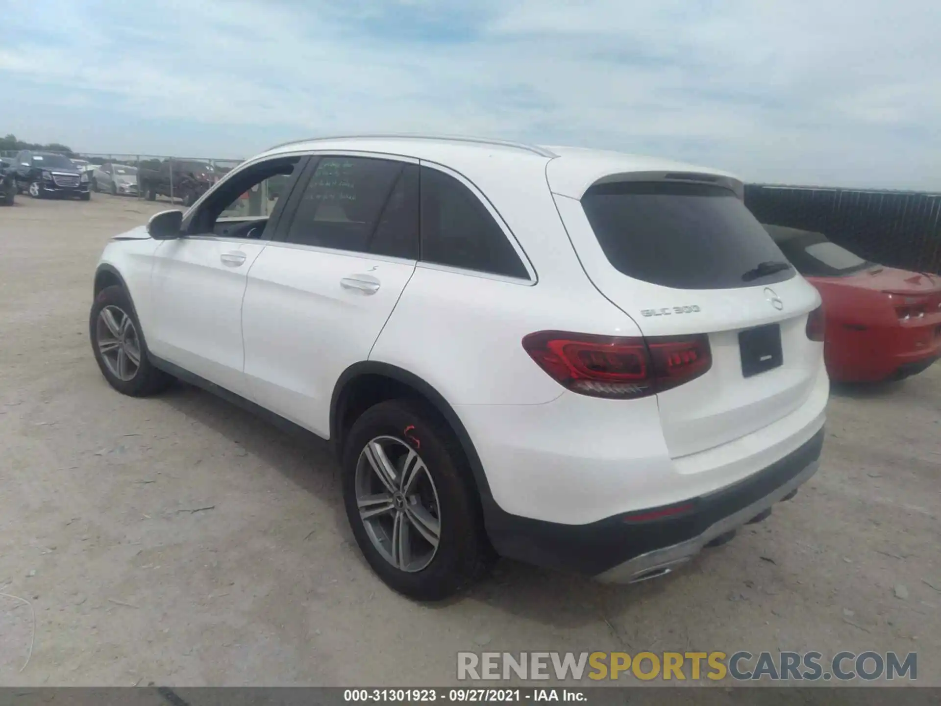 3 Photograph of a damaged car WDC0G8DB5LF694993 MERCEDES-BENZ GLC 2020