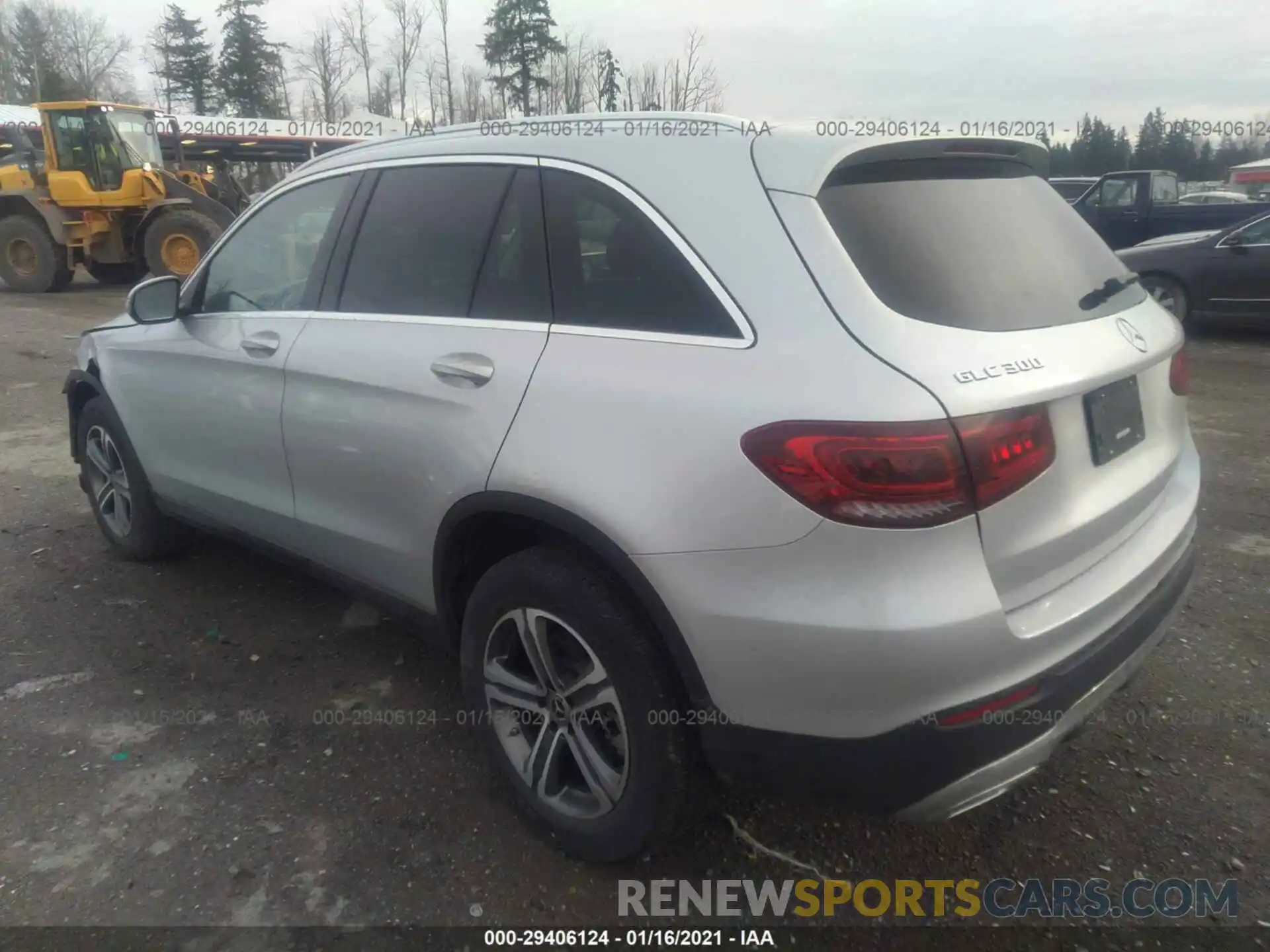 3 Photograph of a damaged car WDC0G8DB5LF723814 MERCEDES-BENZ GLC 2020