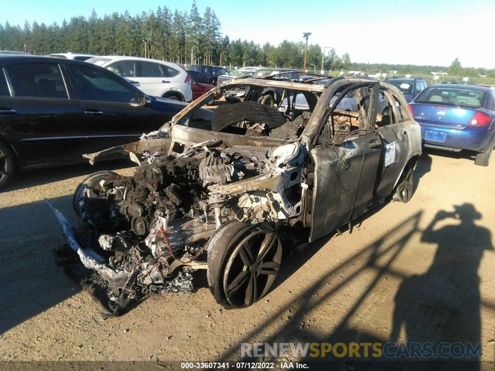 2 Photograph of a damaged car WDC0G8DB5LF735901 MERCEDES-BENZ GLC 2020