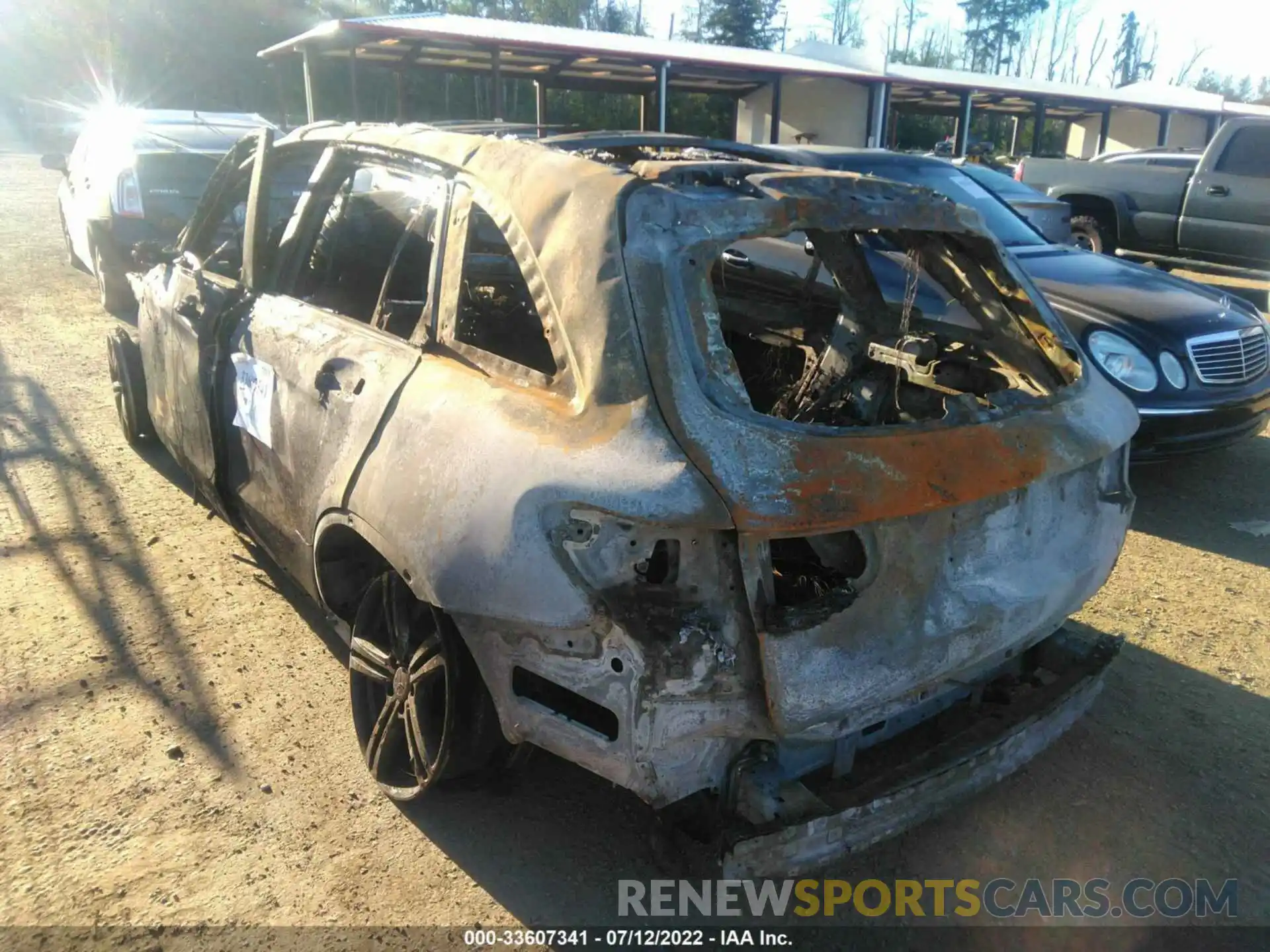 3 Photograph of a damaged car WDC0G8DB5LF735901 MERCEDES-BENZ GLC 2020