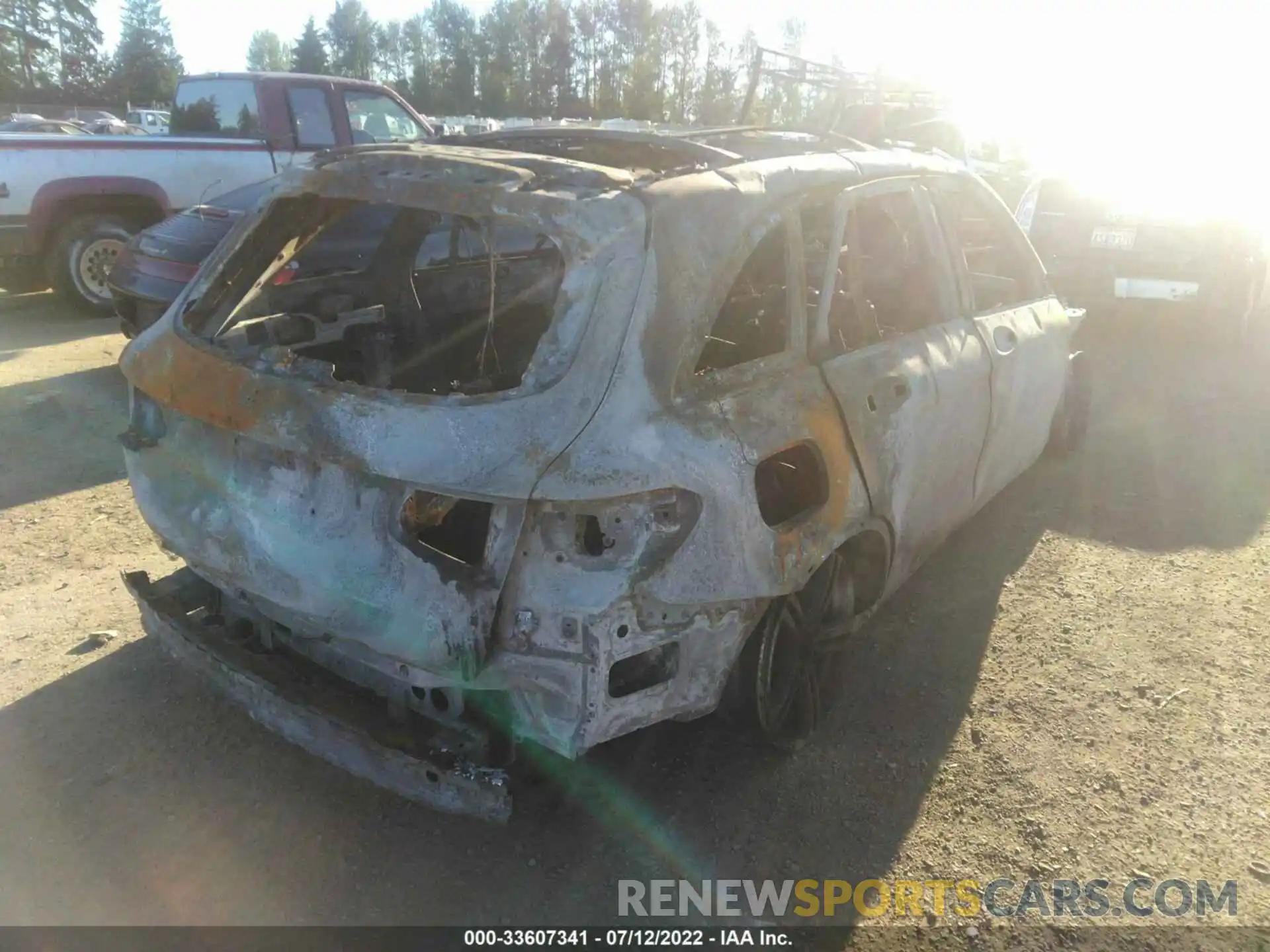 4 Photograph of a damaged car WDC0G8DB5LF735901 MERCEDES-BENZ GLC 2020