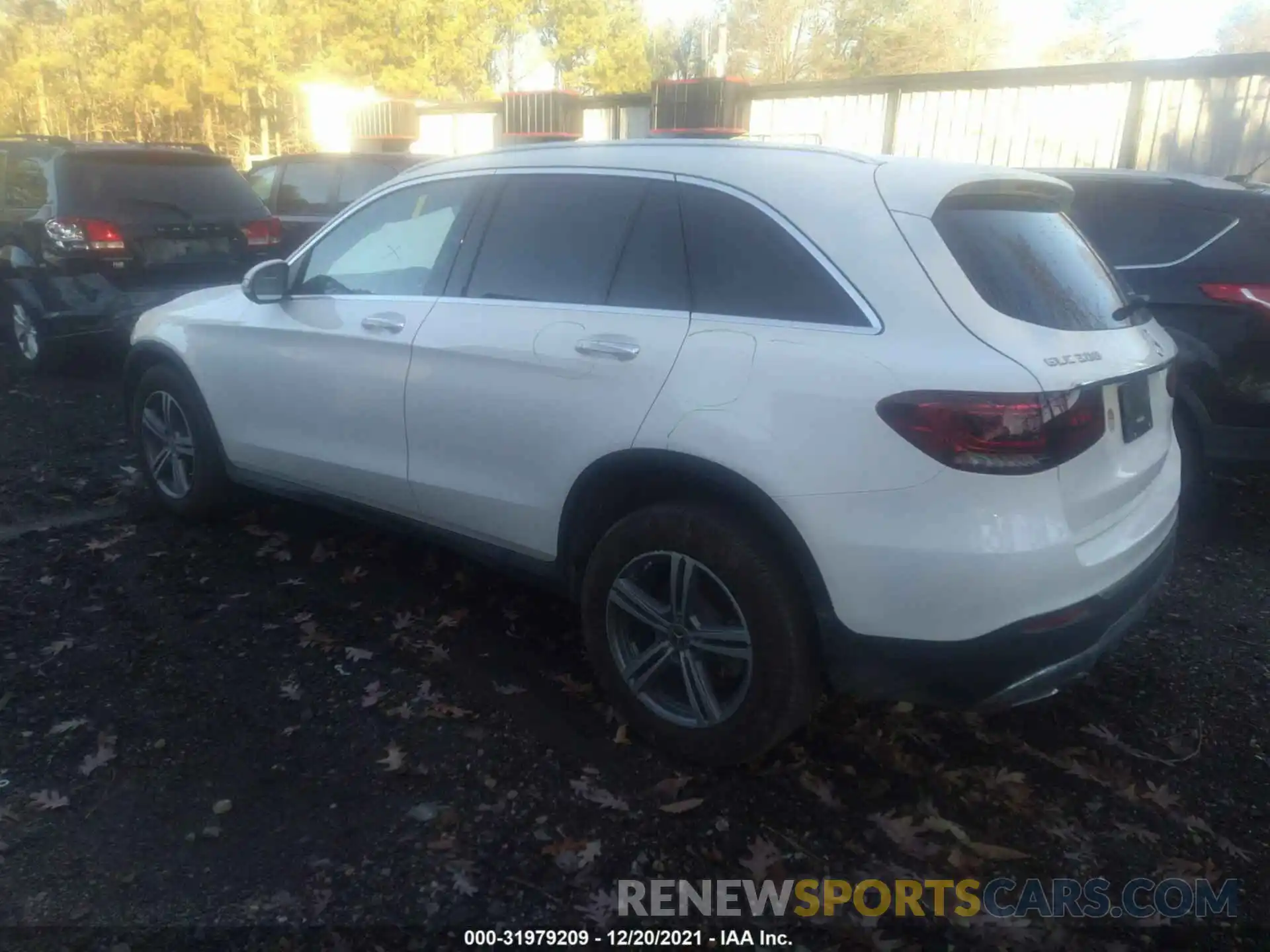 3 Photograph of a damaged car WDC0G8DB5LF755615 MERCEDES-BENZ GLC 2020