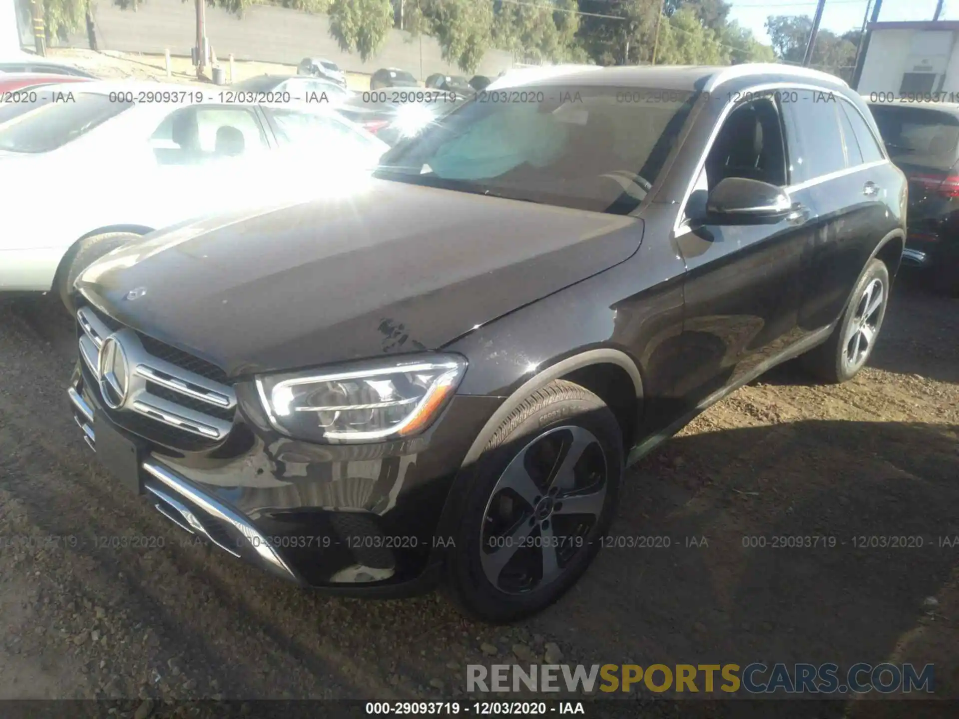 2 Photograph of a damaged car WDC0G8DB6LF692251 MERCEDES-BENZ GLC 2020