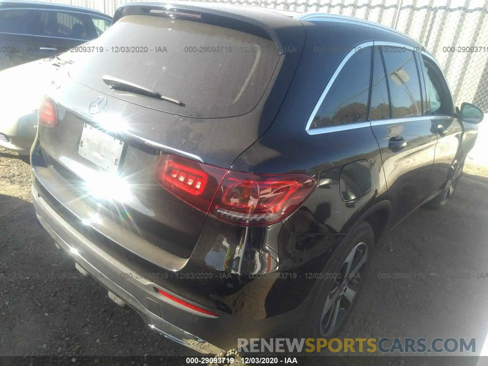 4 Photograph of a damaged car WDC0G8DB6LF692251 MERCEDES-BENZ GLC 2020