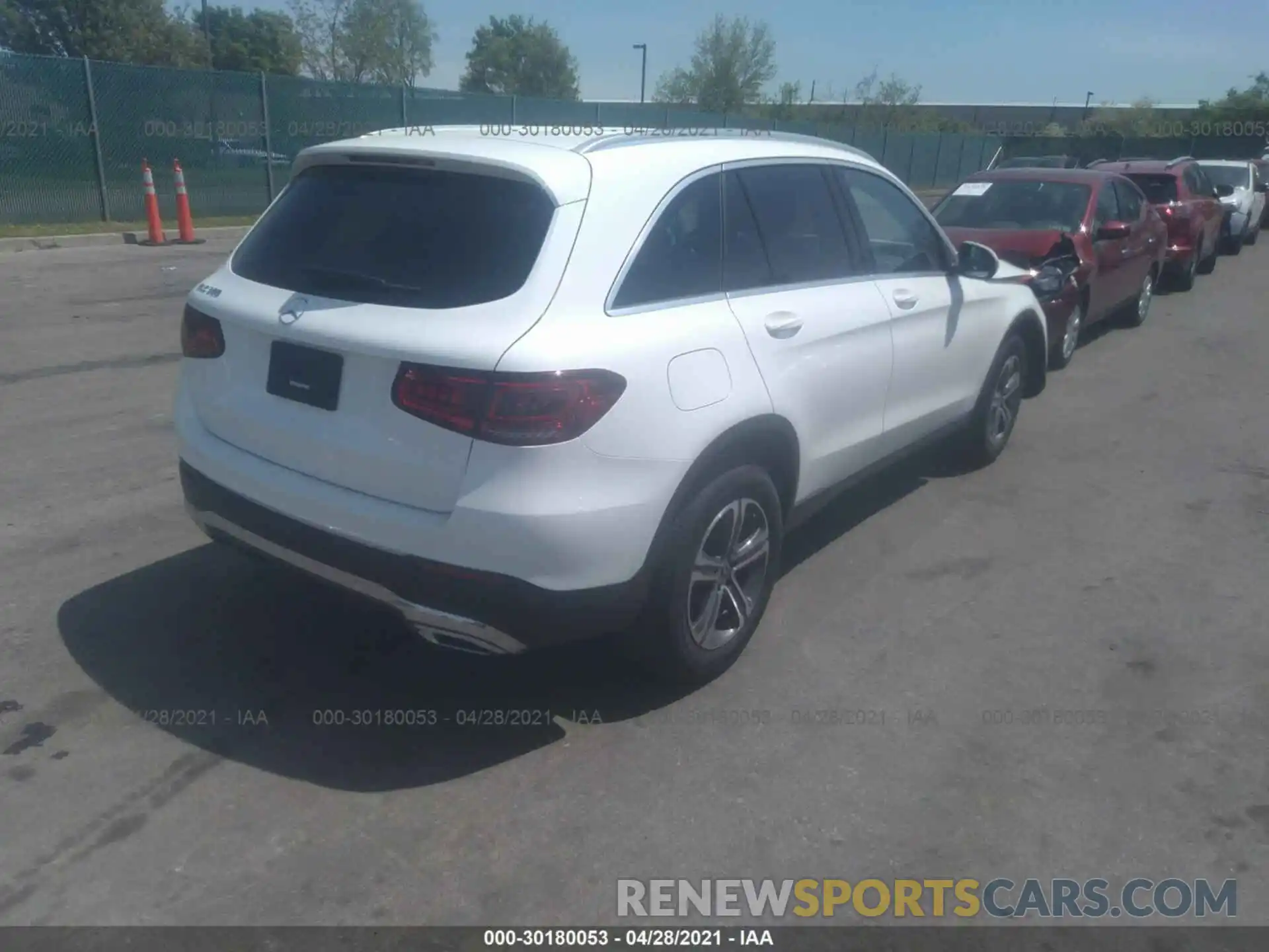 4 Photograph of a damaged car WDC0G8DB6LF715995 MERCEDES-BENZ GLC 2020