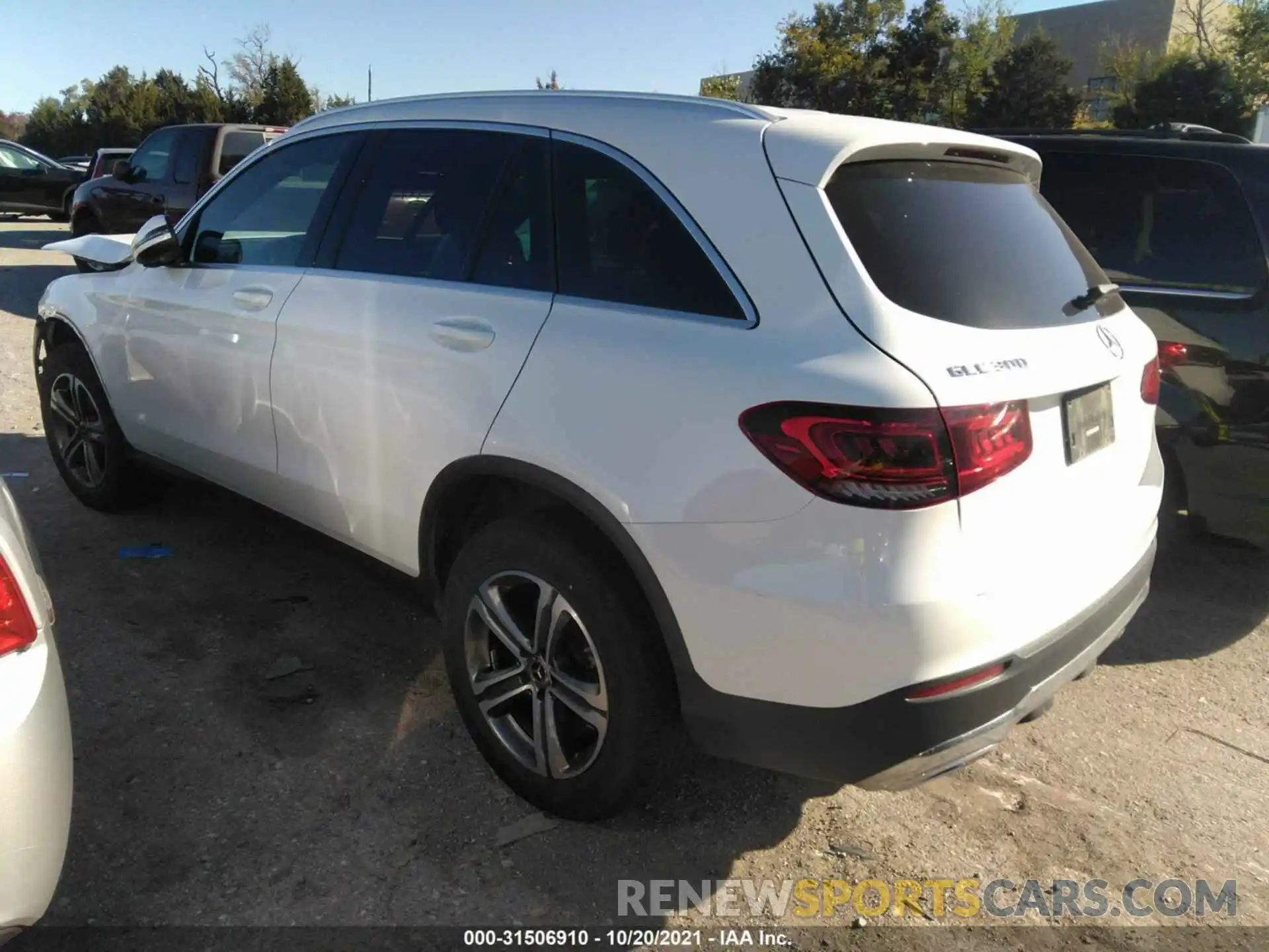 3 Photograph of a damaged car WDC0G8DB6LF724342 MERCEDES-BENZ GLC 2020