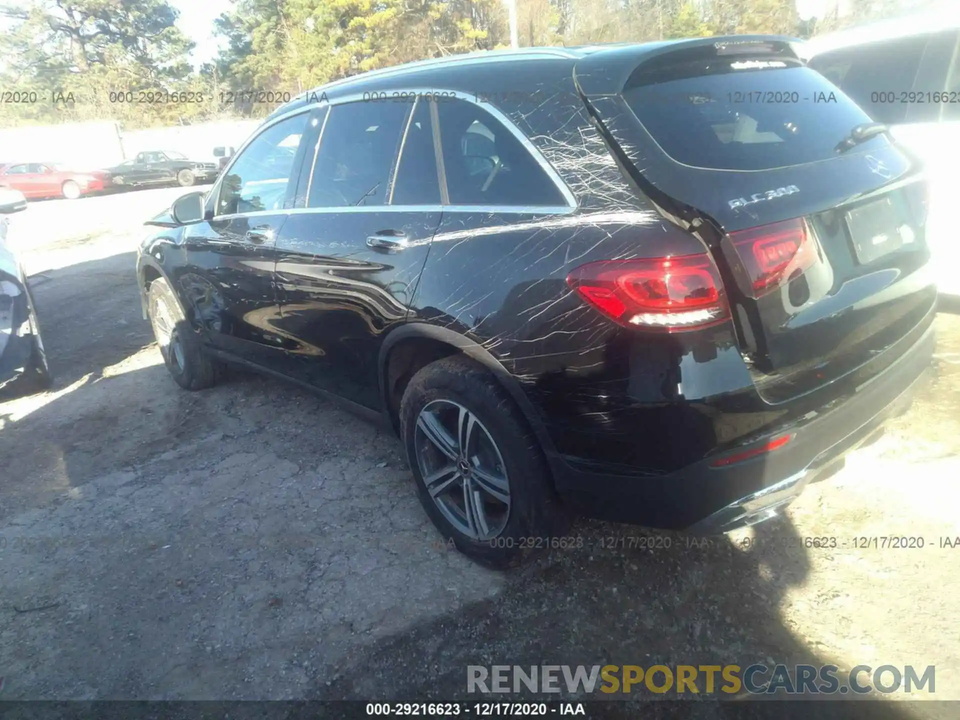 3 Photograph of a damaged car WDC0G8DB7LF682795 MERCEDES-BENZ GLC 2020