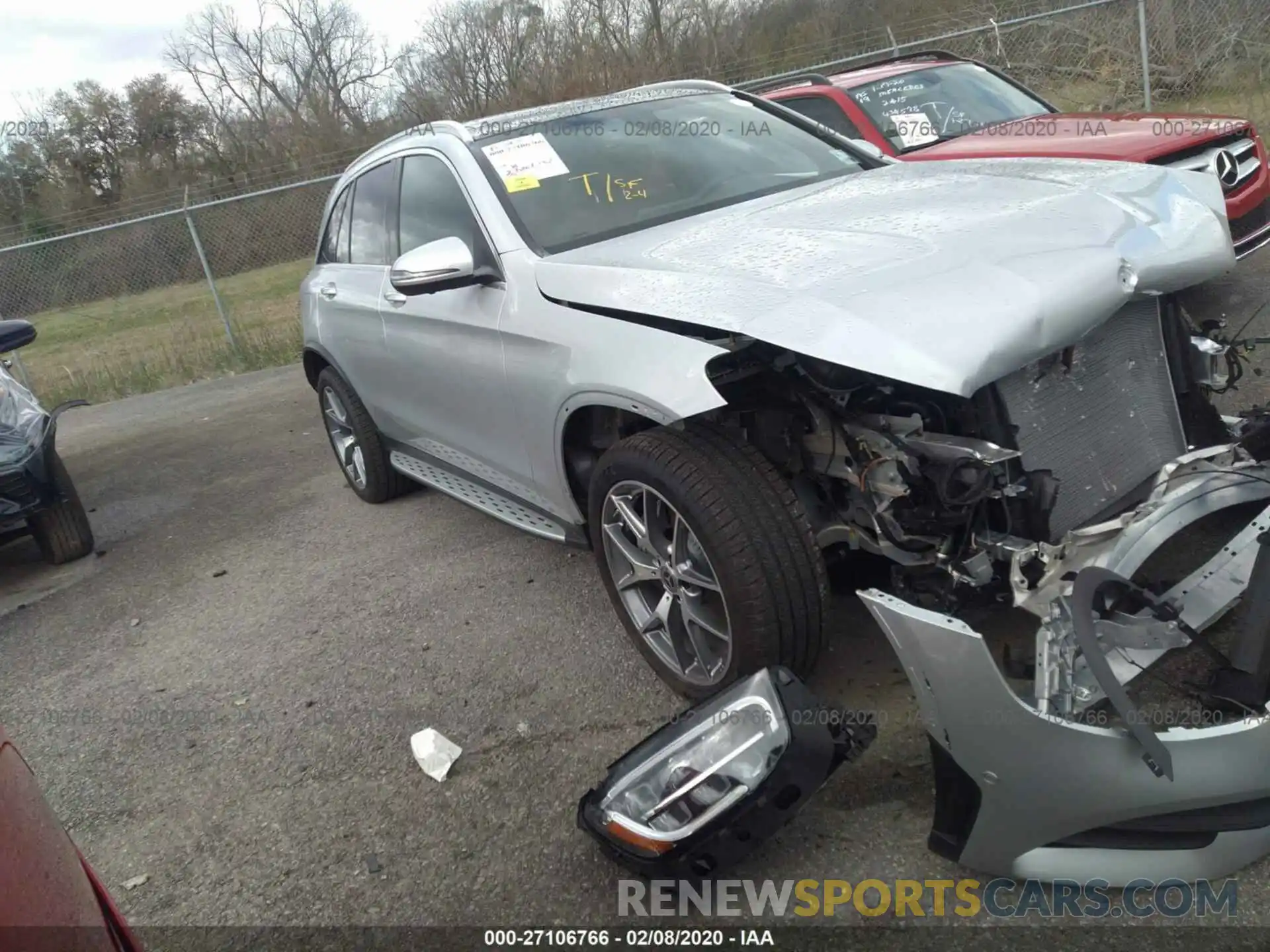 1 Photograph of a damaged car WDC0G8DB7LF692162 MERCEDES-BENZ GLC 2020