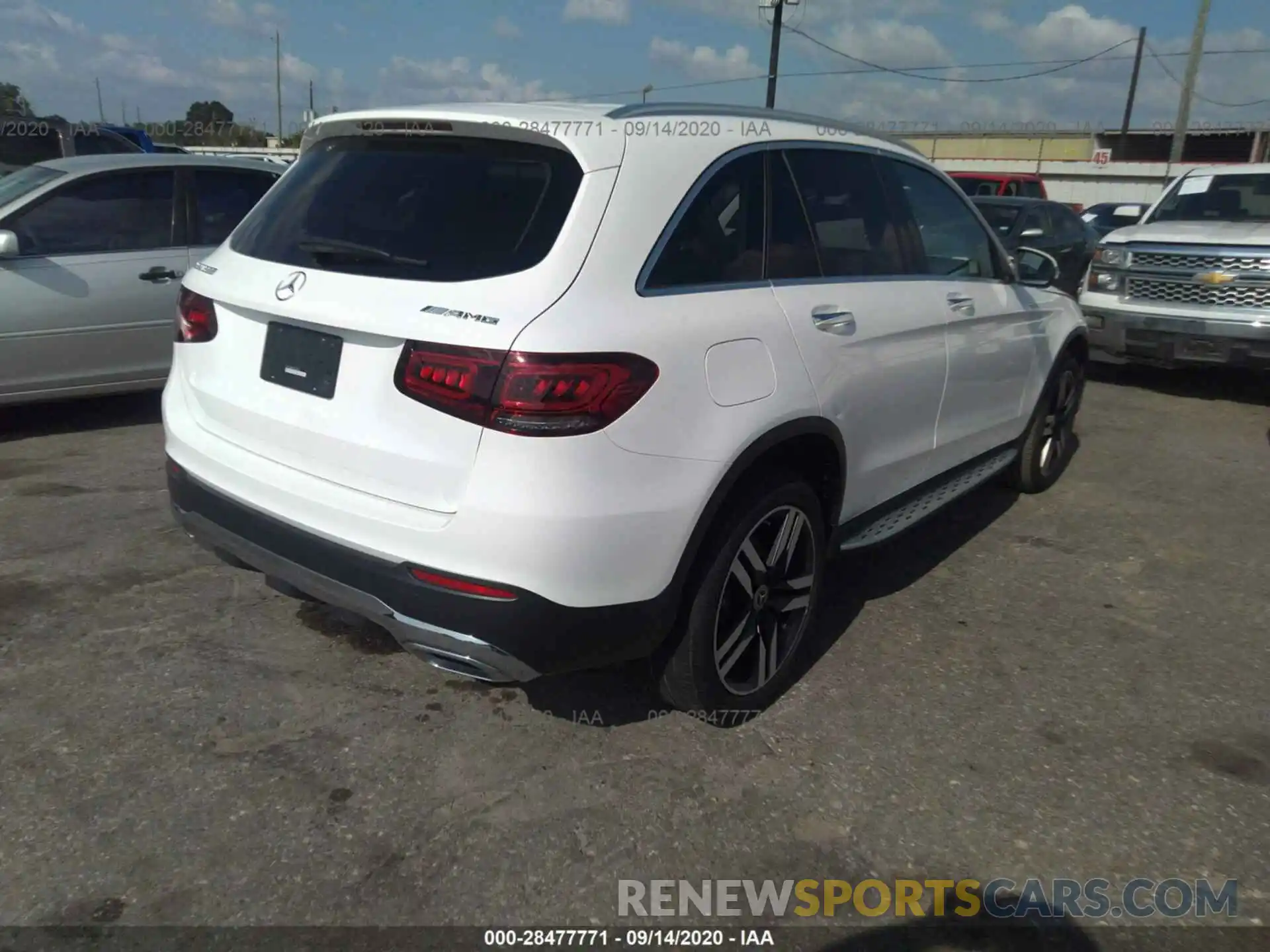 4 Photograph of a damaged car WDC0G8DB7LF694851 MERCEDES-BENZ GLC 2020