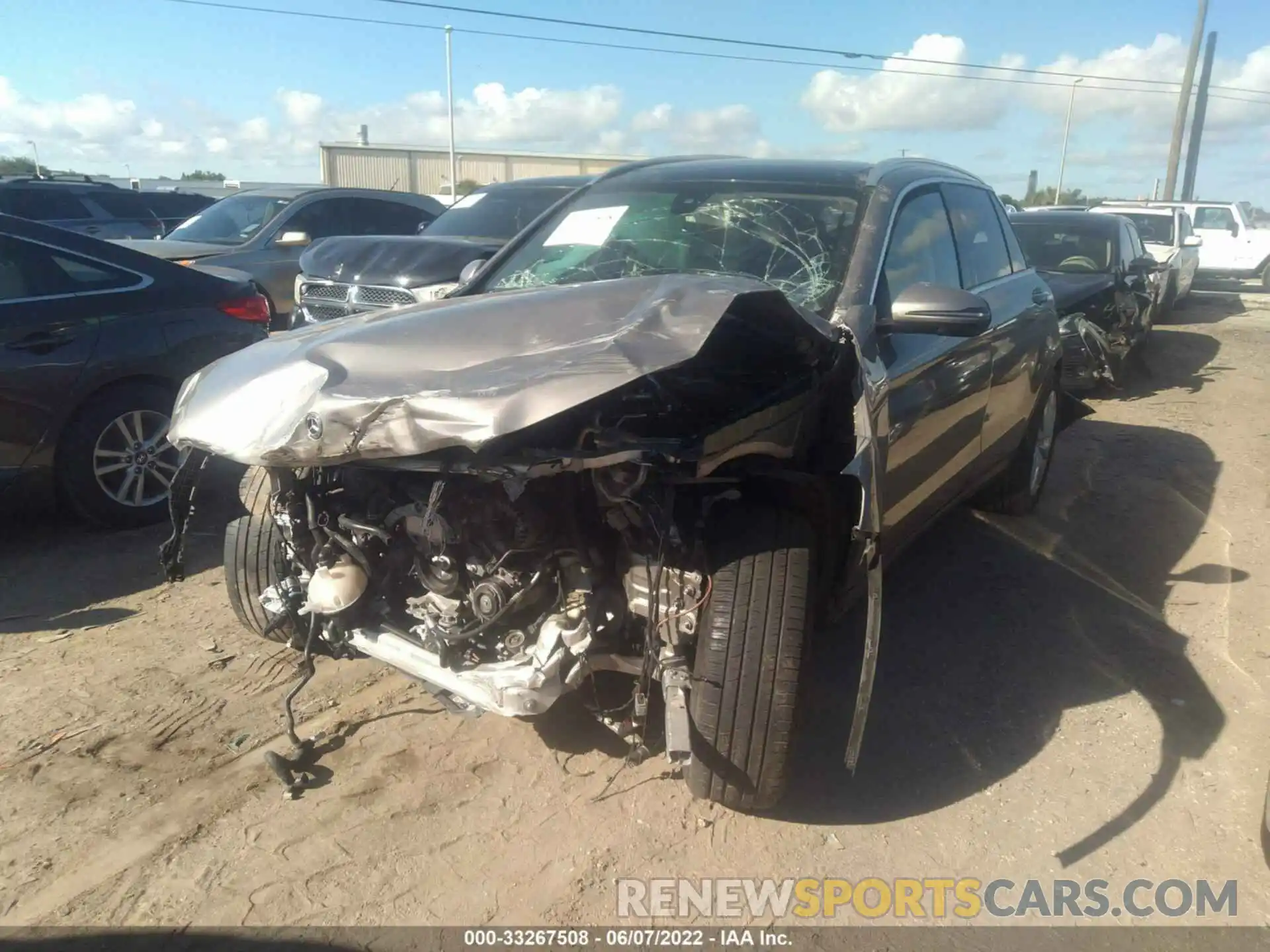 2 Photograph of a damaged car WDC0G8DB7LF698060 MERCEDES-BENZ GLC 2020