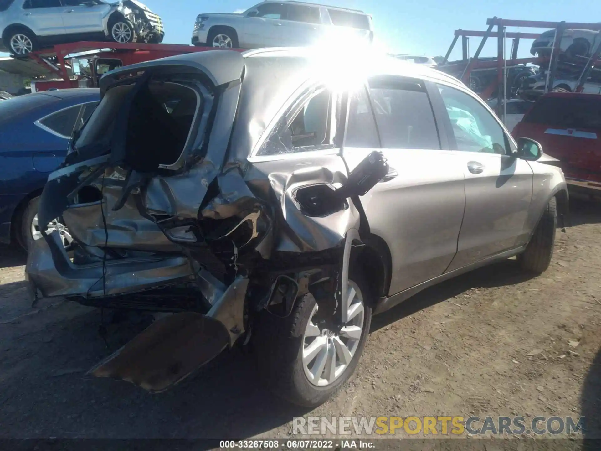 4 Photograph of a damaged car WDC0G8DB7LF698060 MERCEDES-BENZ GLC 2020