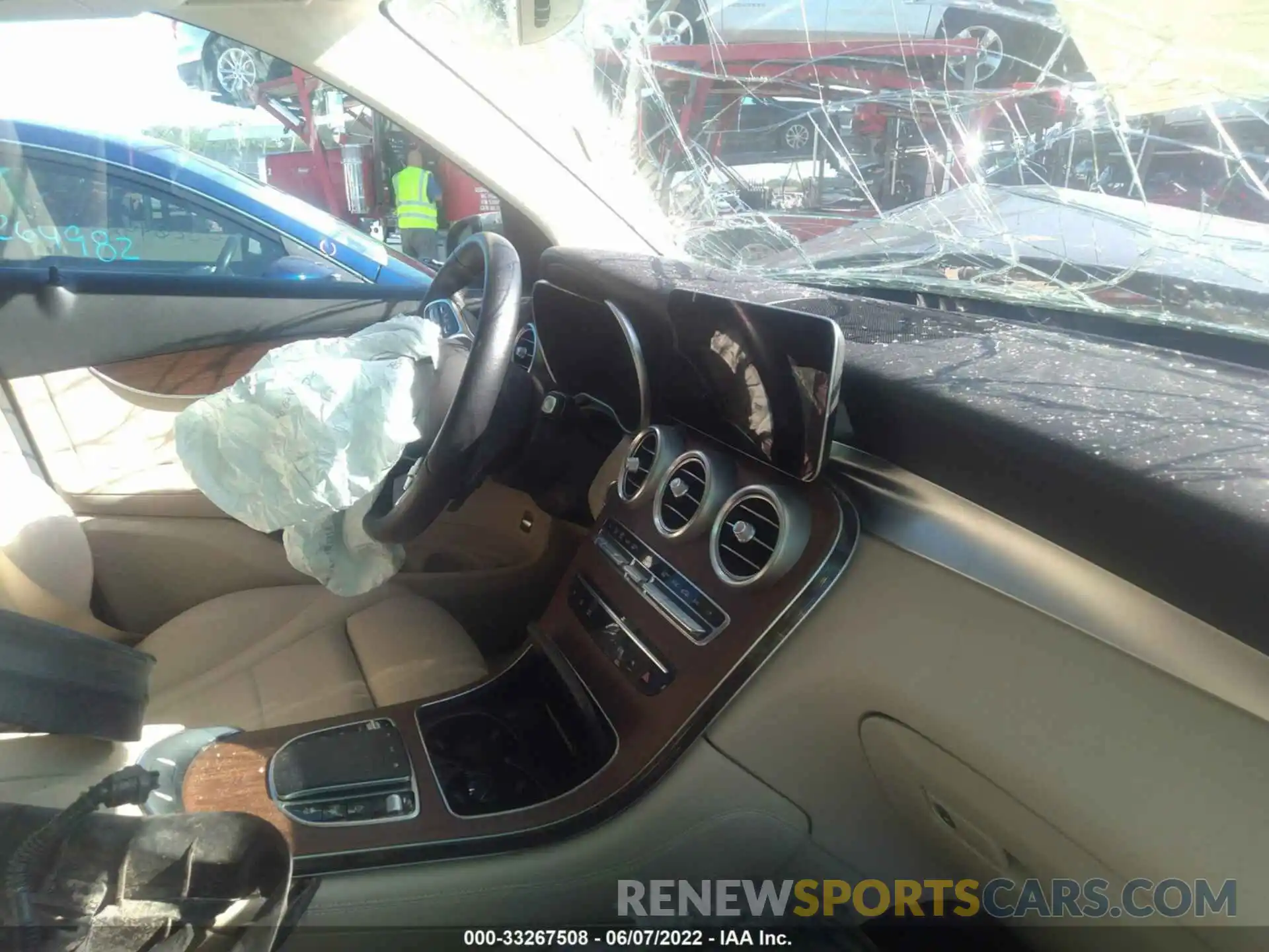 5 Photograph of a damaged car WDC0G8DB7LF698060 MERCEDES-BENZ GLC 2020