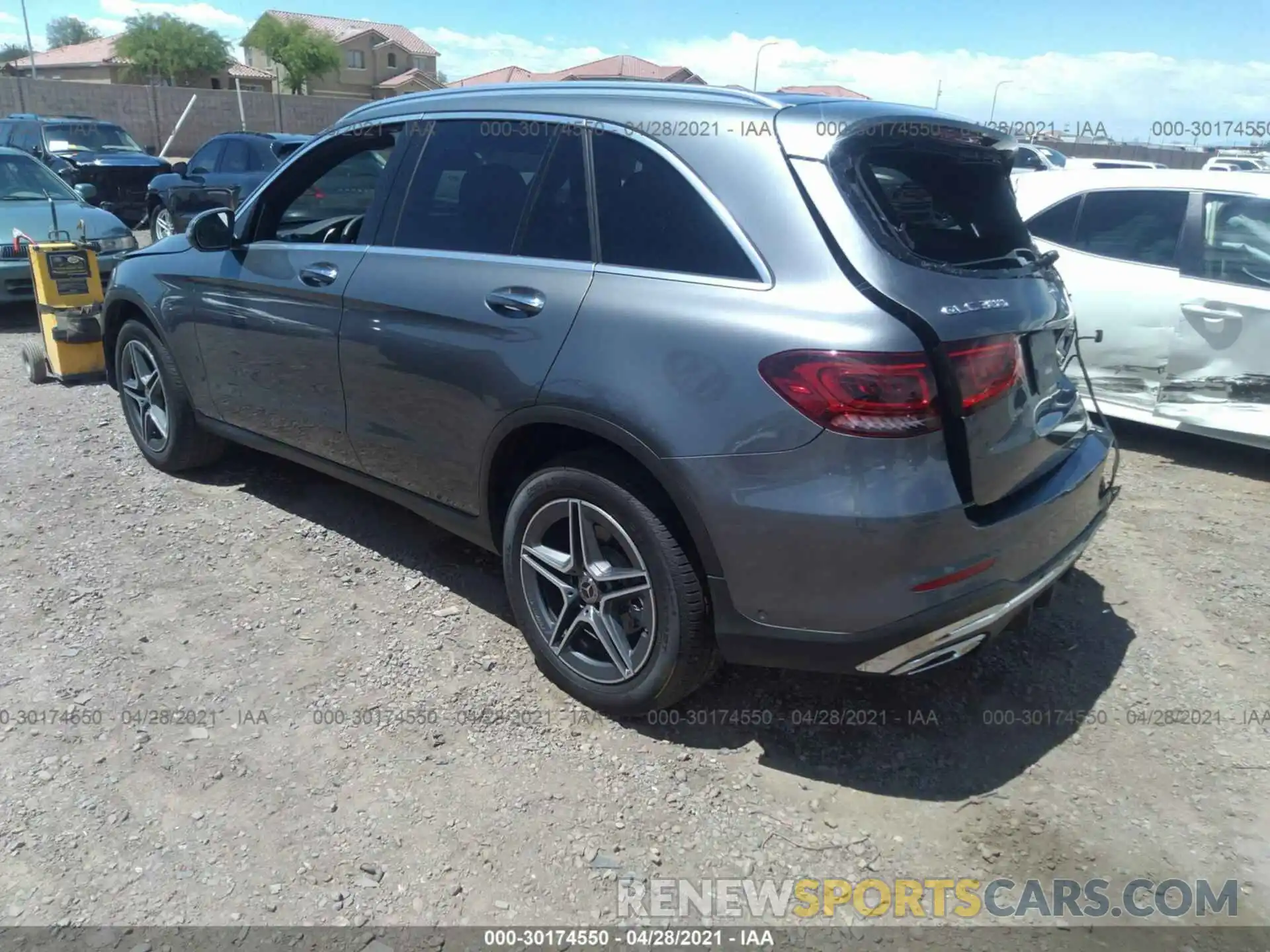 3 Photograph of a damaged car WDC0G8DB7LF701118 MERCEDES-BENZ GLC 2020