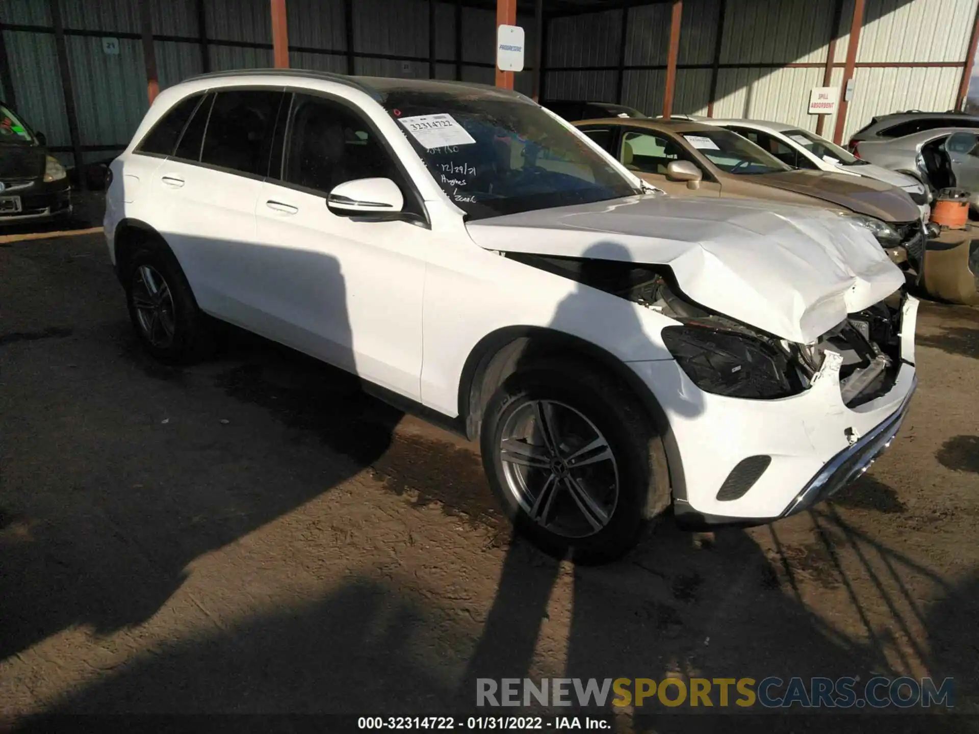 1 Фотография поврежденного автомобиля WDC0G8DB8LF682093 MERCEDES-BENZ GLC 2020