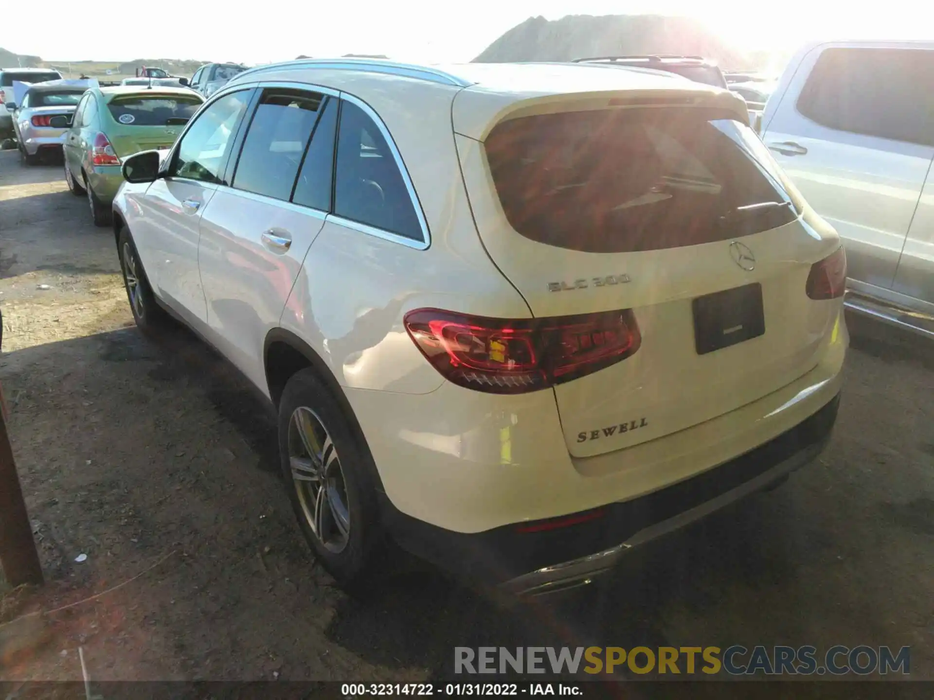 3 Photograph of a damaged car WDC0G8DB8LF682093 MERCEDES-BENZ GLC 2020