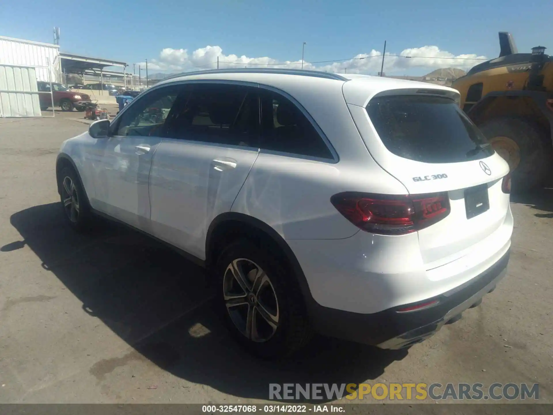 3 Photograph of a damaged car WDC0G8DB8LF685981 MERCEDES-BENZ GLC 2020