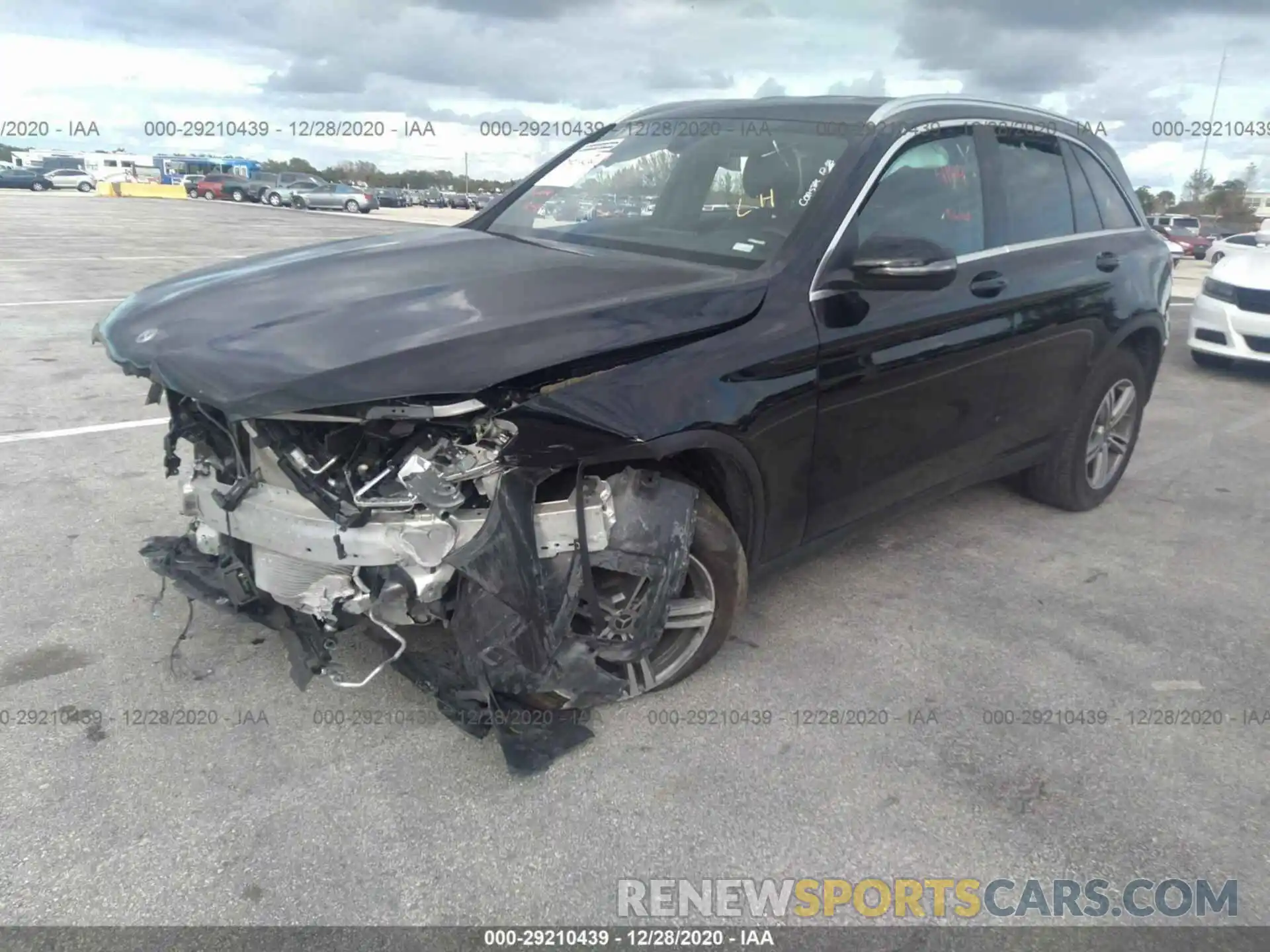 2 Photograph of a damaged car WDC0G8DB9LF698108 MERCEDES-BENZ GLC 2020