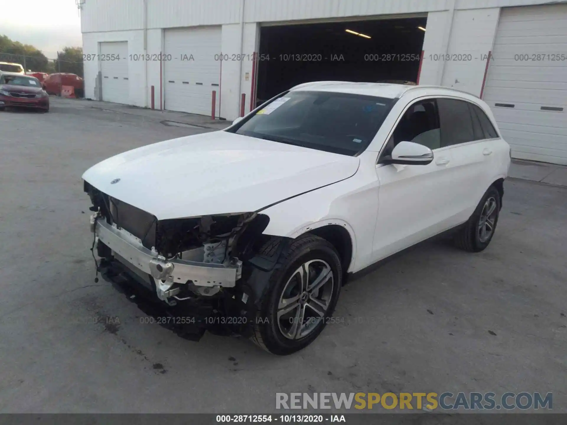 2 Photograph of a damaged car WDC0G8DB9LF713643 MERCEDES-BENZ GLC 2020