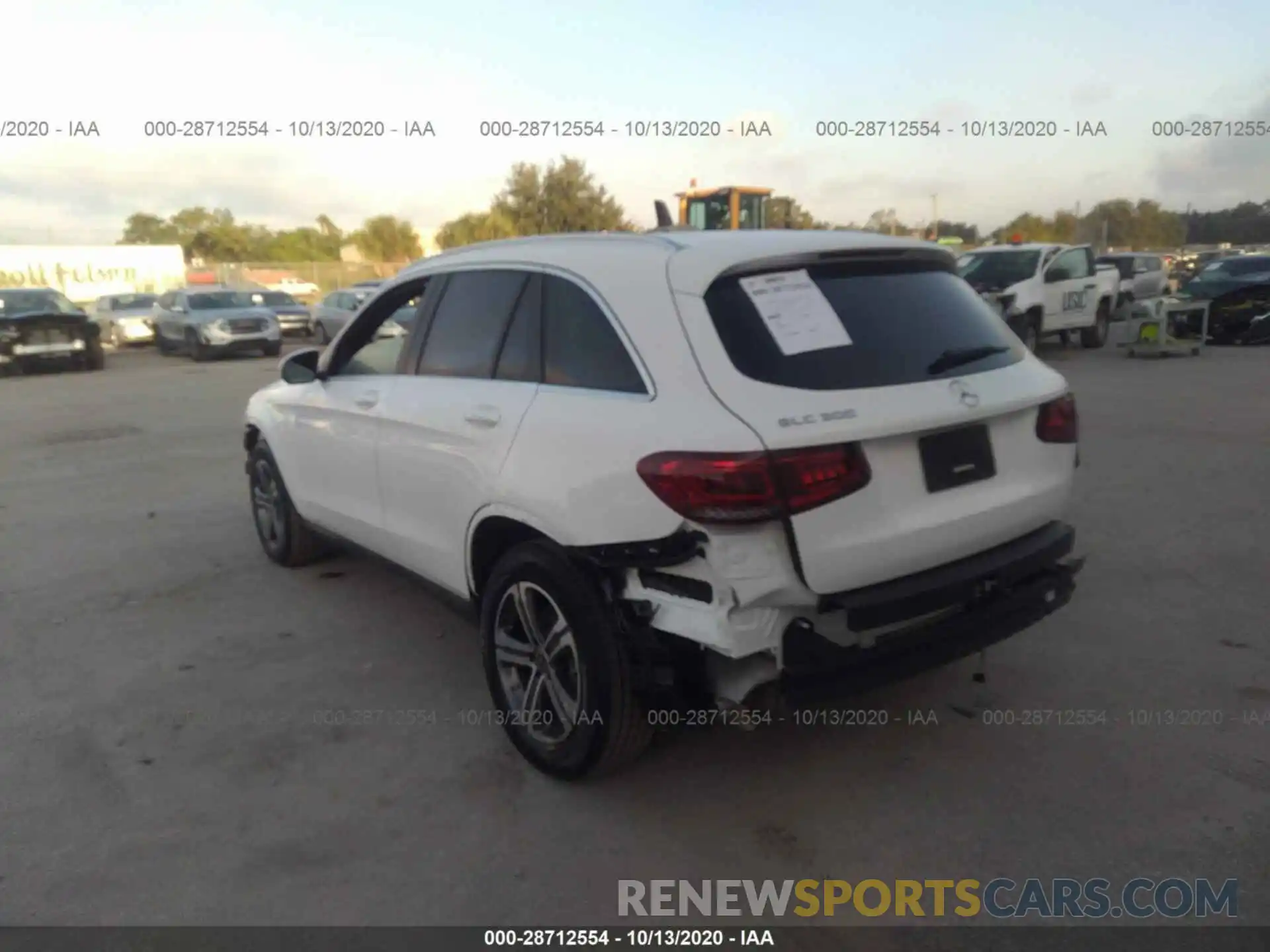 3 Photograph of a damaged car WDC0G8DB9LF713643 MERCEDES-BENZ GLC 2020