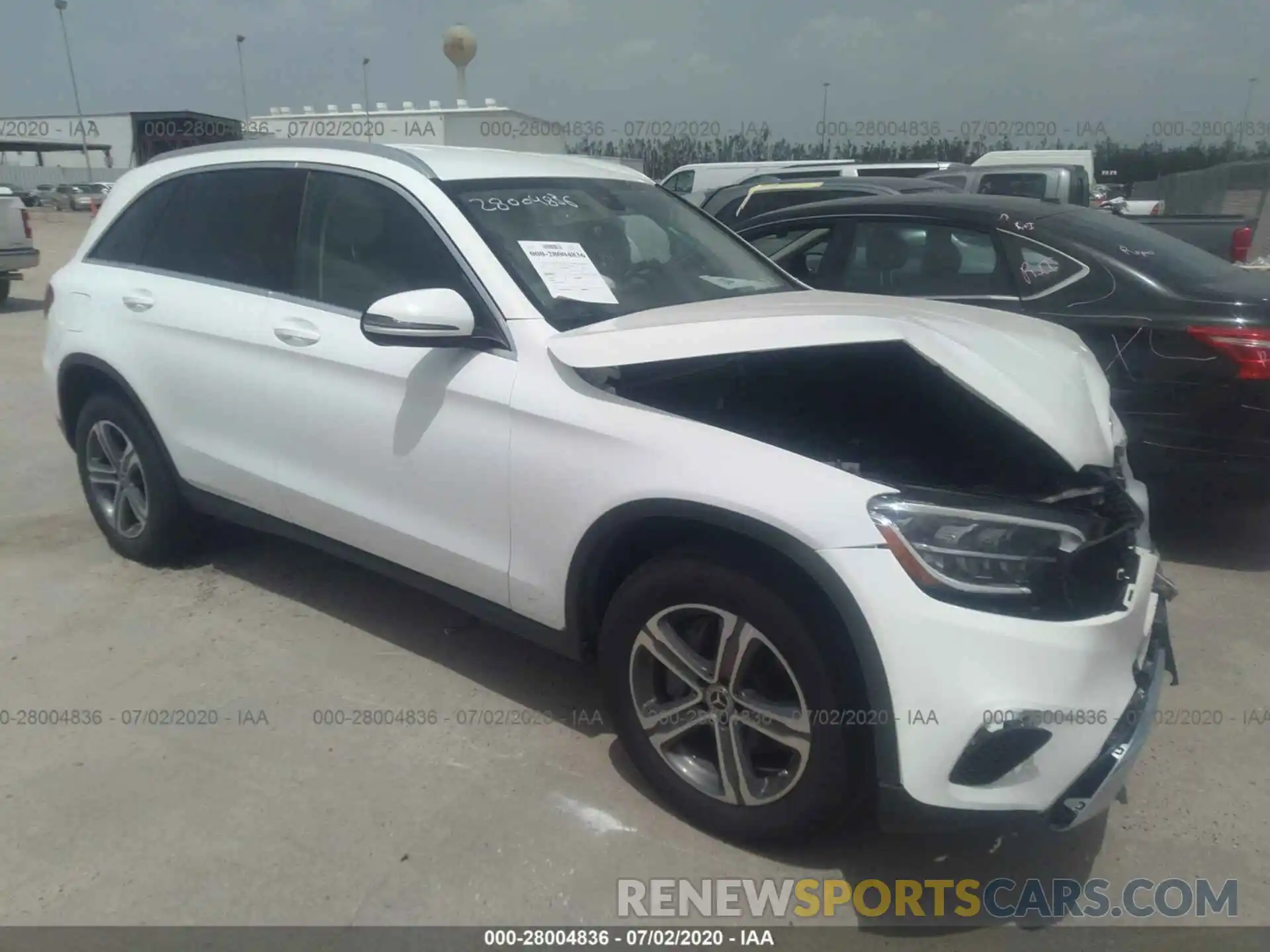 1 Photograph of a damaged car WDC0G8DB9LF727185 MERCEDES-BENZ GLC 2020