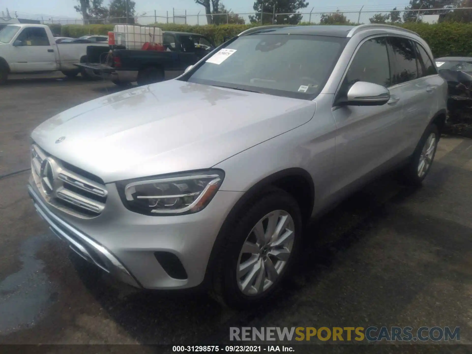 2 Photograph of a damaged car WDC0G8DBXLF672777 MERCEDES-BENZ GLC 2020