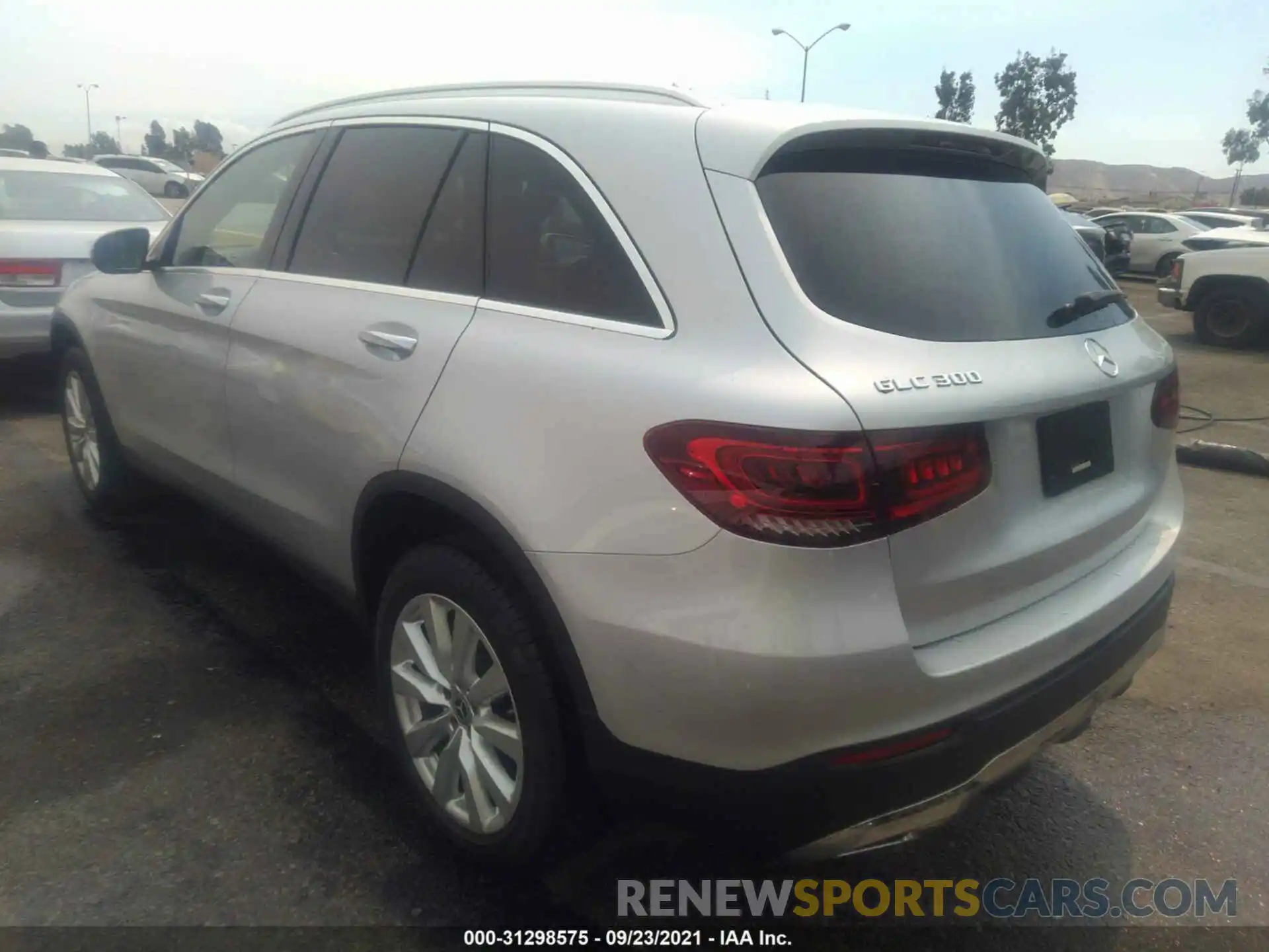 3 Photograph of a damaged car WDC0G8DBXLF672777 MERCEDES-BENZ GLC 2020