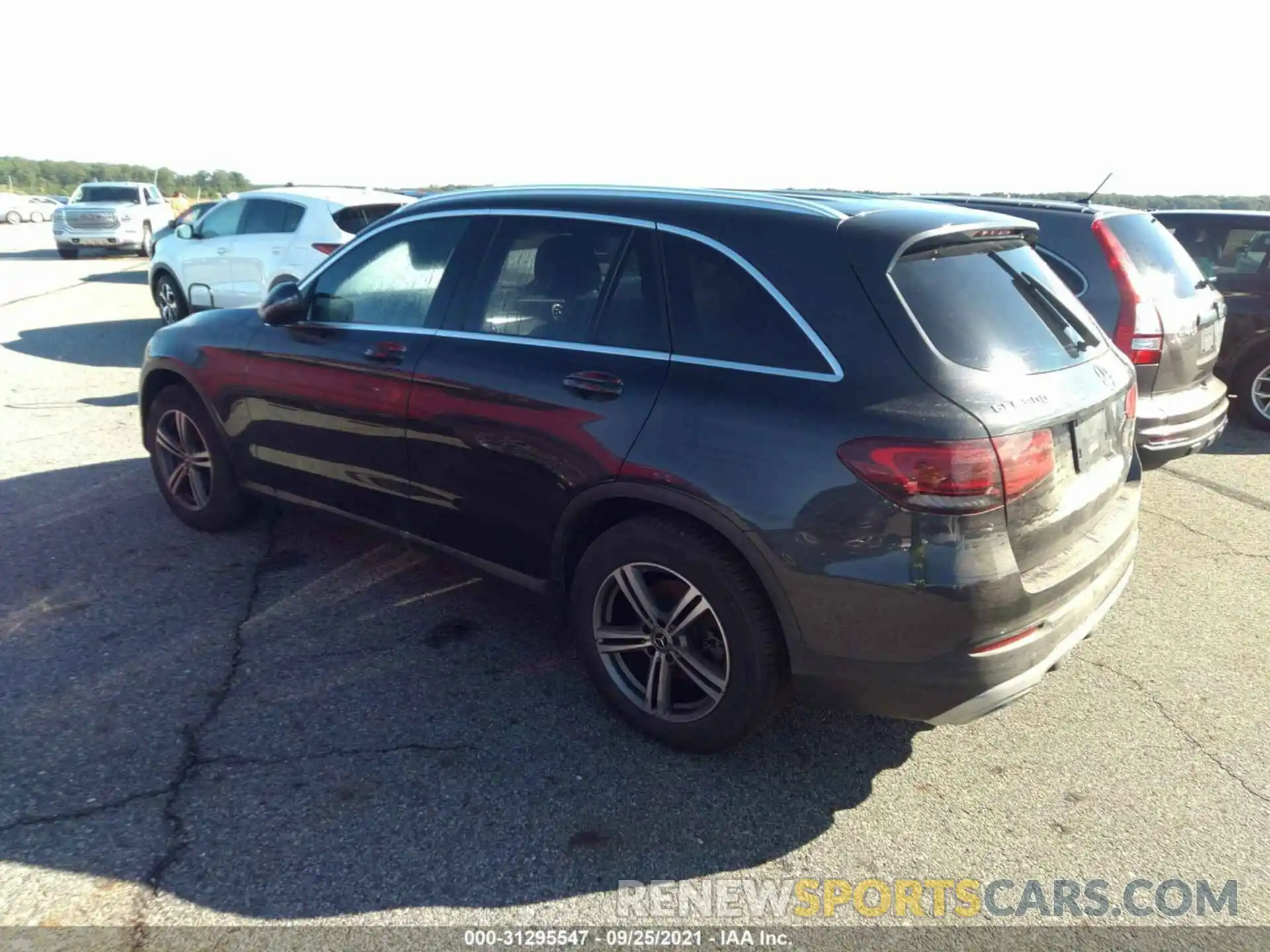 3 Photograph of a damaged car WDC0G8DBXLF702540 MERCEDES-BENZ GLC 2020