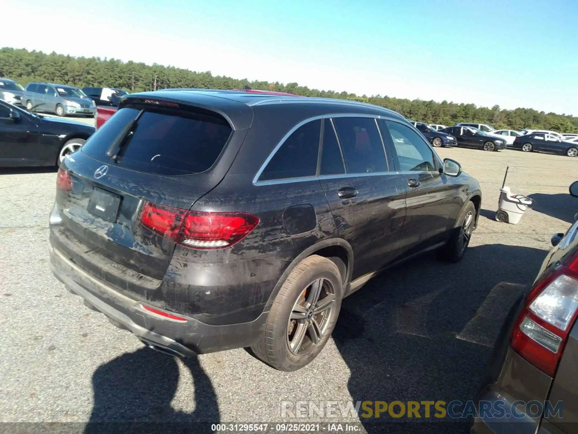 4 Photograph of a damaged car WDC0G8DBXLF702540 MERCEDES-BENZ GLC 2020