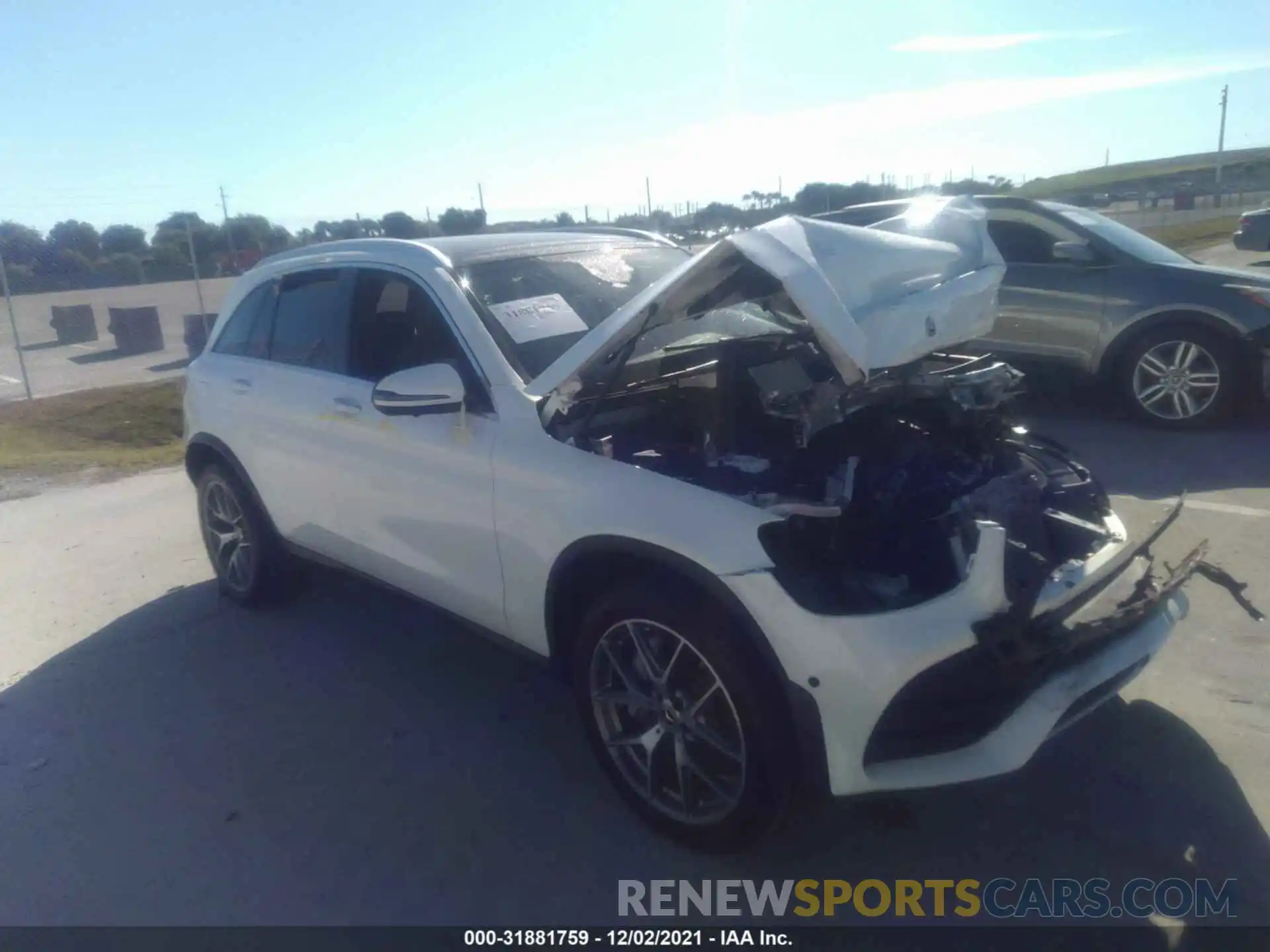 1 Photograph of a damaged car WDC0G8DBXLF711657 MERCEDES-BENZ GLC 2020