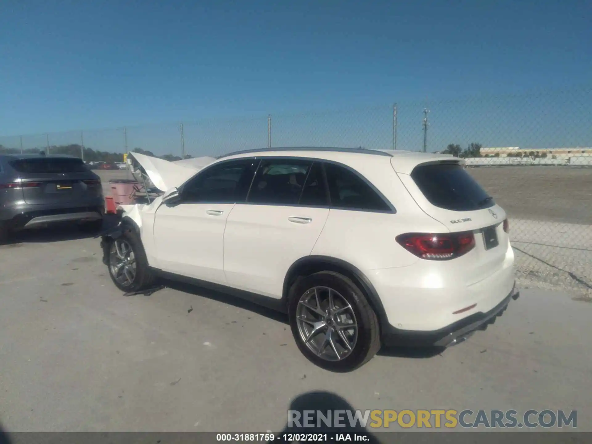 3 Photograph of a damaged car WDC0G8DBXLF711657 MERCEDES-BENZ GLC 2020