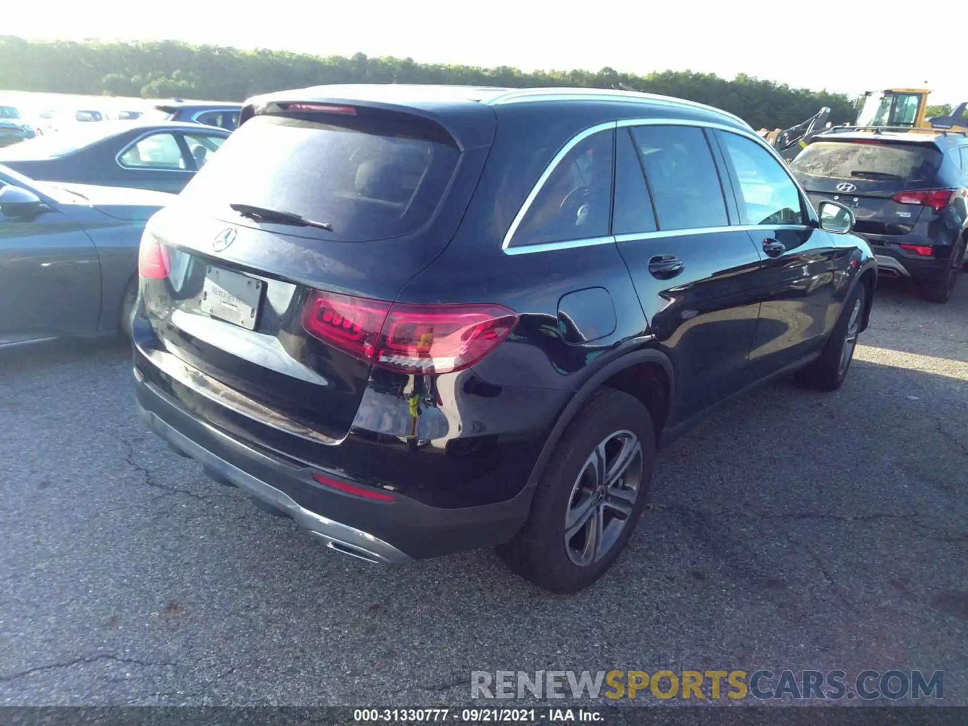 4 Photograph of a damaged car WDC0G8DBXLF739121 MERCEDES-BENZ GLC 2020