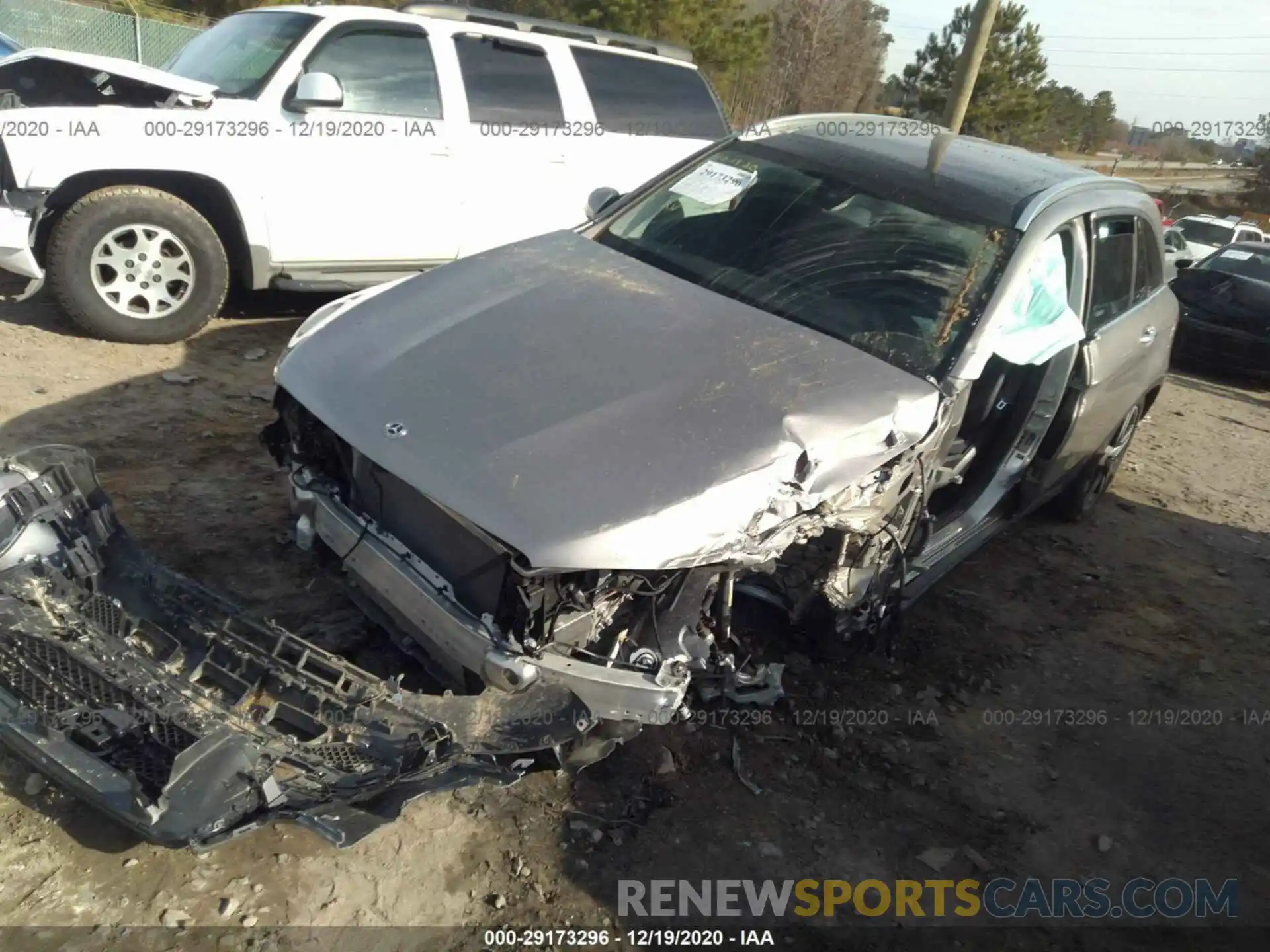 2 Photograph of a damaged car WDC0G8EB0LF755696 MERCEDES-BENZ GLC 2020