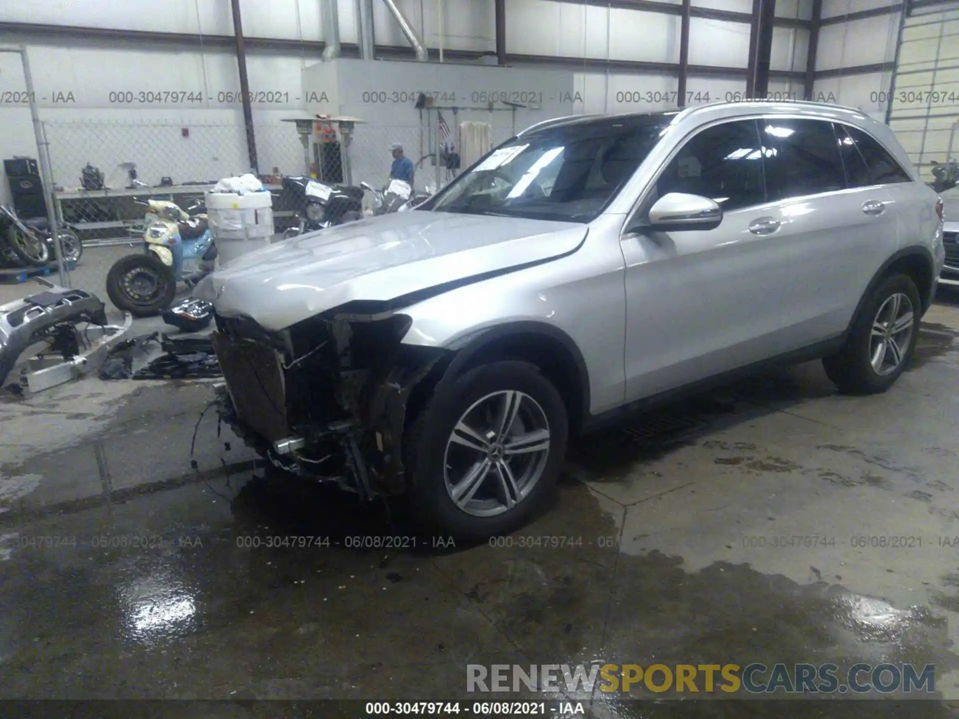 2 Photograph of a damaged car WDC0G8EB1LF705759 MERCEDES-BENZ GLC 2020