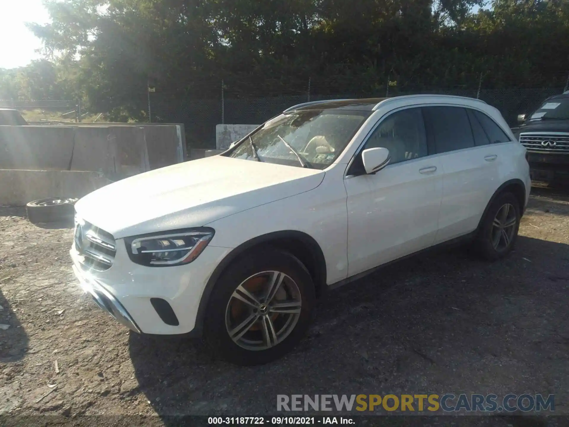 2 Фотография поврежденного автомобиля WDC0G8EB2LF723963 MERCEDES-BENZ GLC 2020