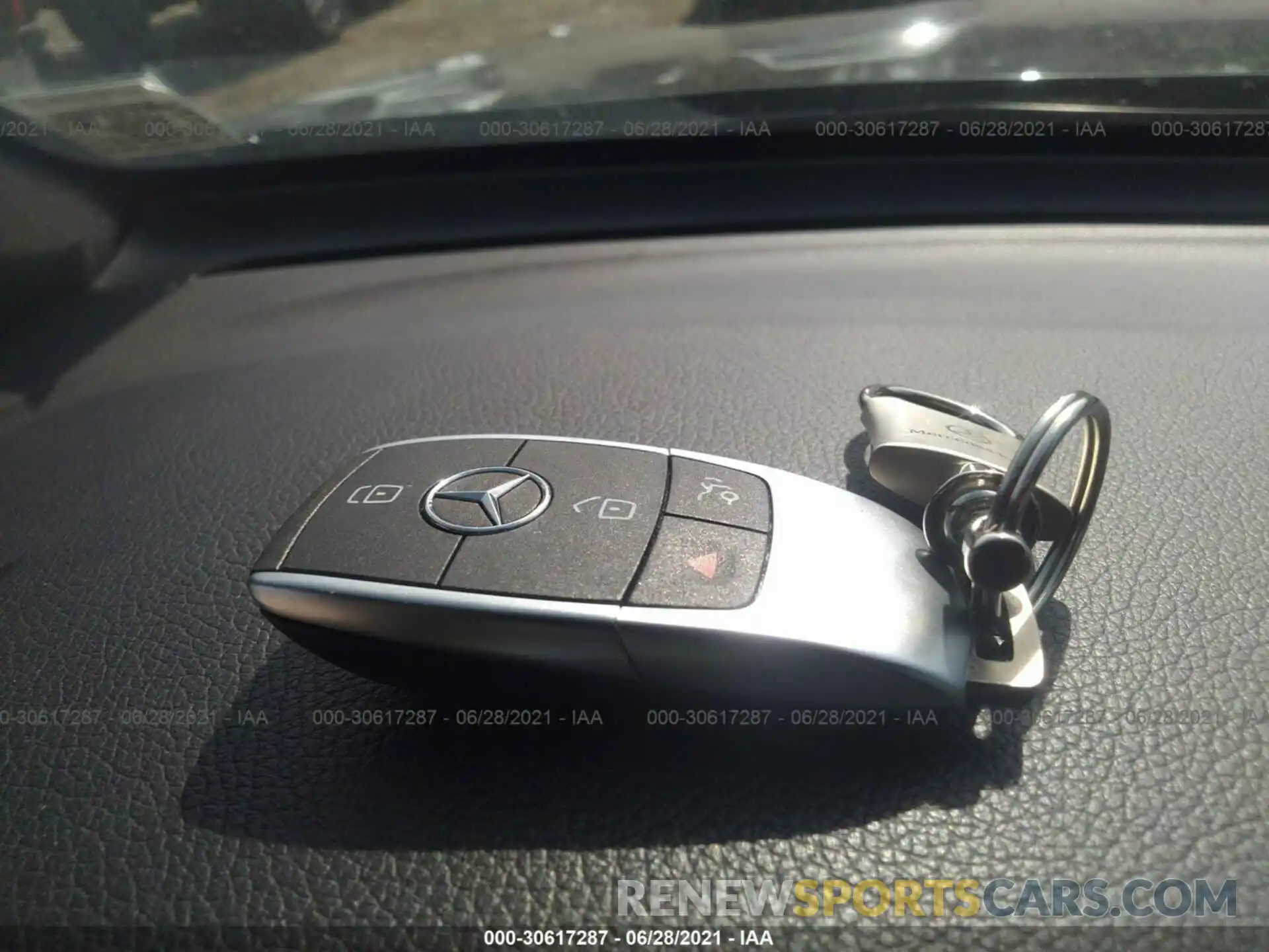 11 Фотография поврежденного автомобиля WDC0G8EB4LF725214 MERCEDES-BENZ GLC 2020