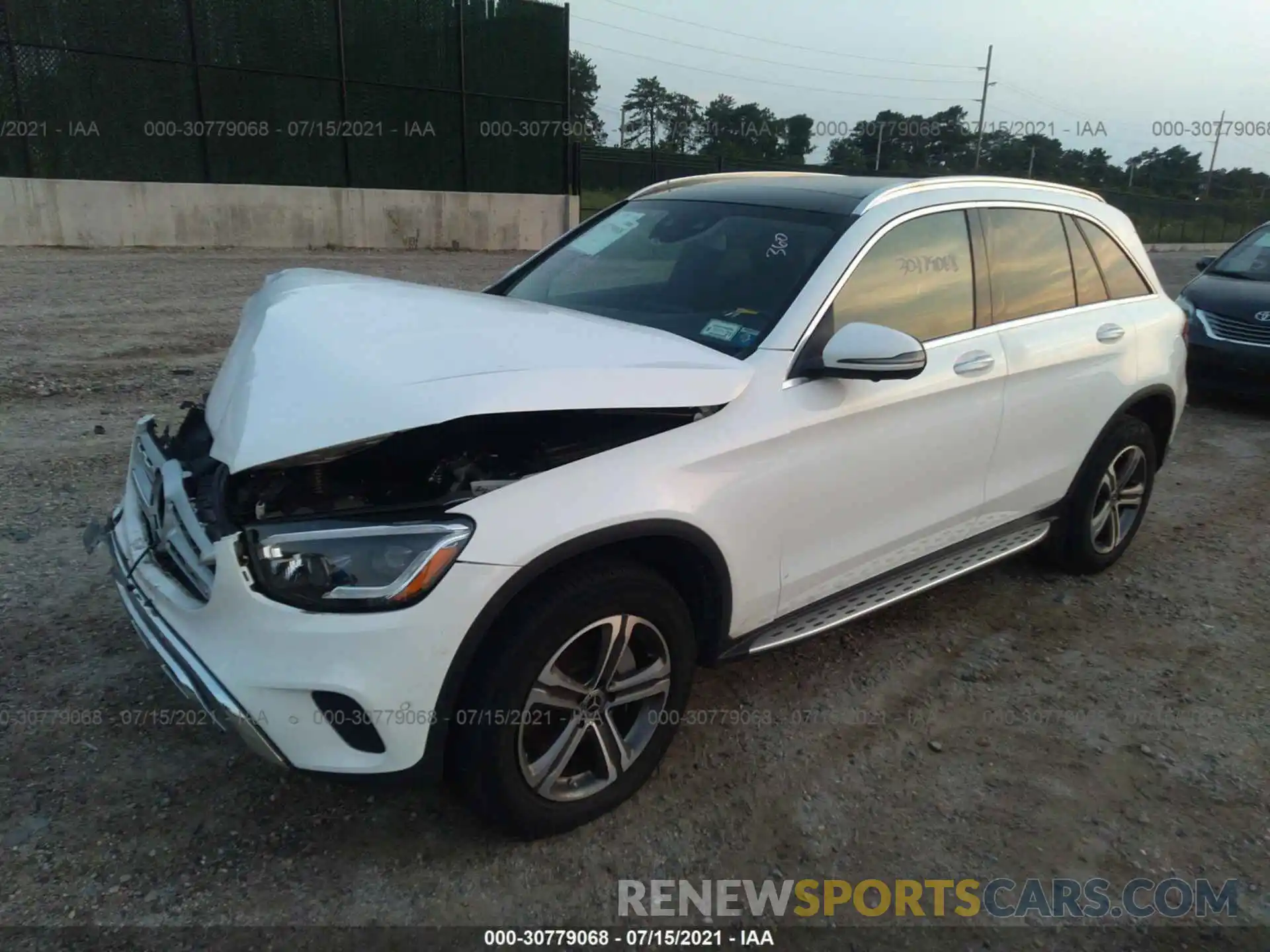 2 Photograph of a damaged car WDC0G8EB5LF704761 MERCEDES-BENZ GLC 2020