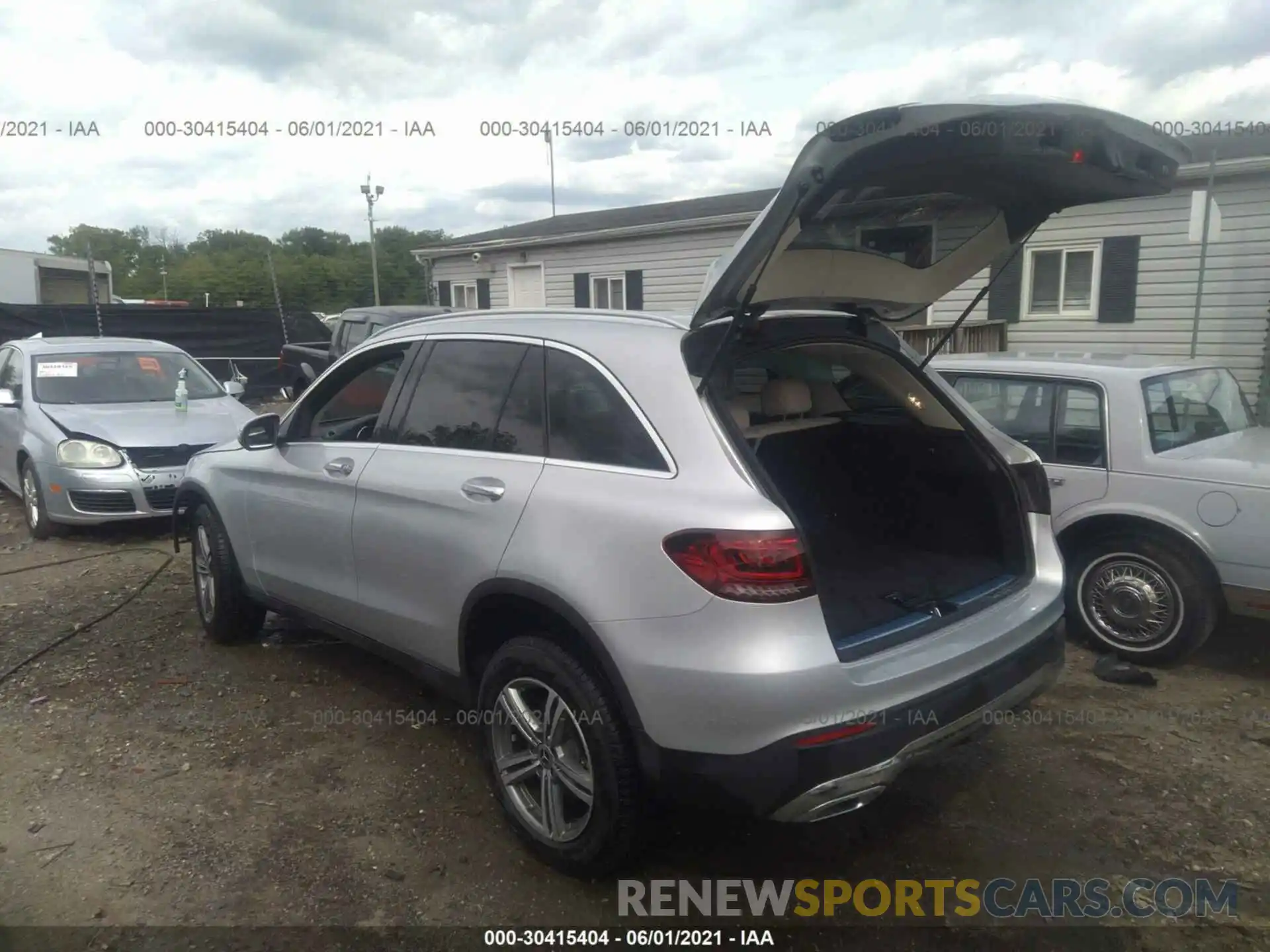 3 Фотография поврежденного автомобиля WDC0G8EB5LF748176 MERCEDES-BENZ GLC 2020