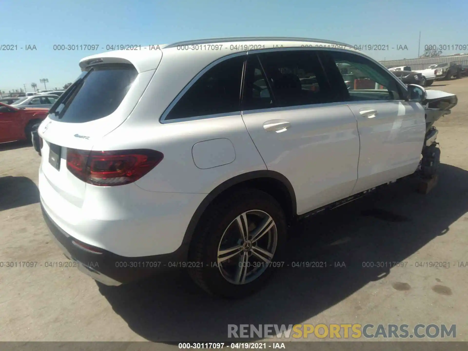 4 Фотография поврежденного автомобиля WDC0G8EB6LF715137 MERCEDES-BENZ GLC 2020