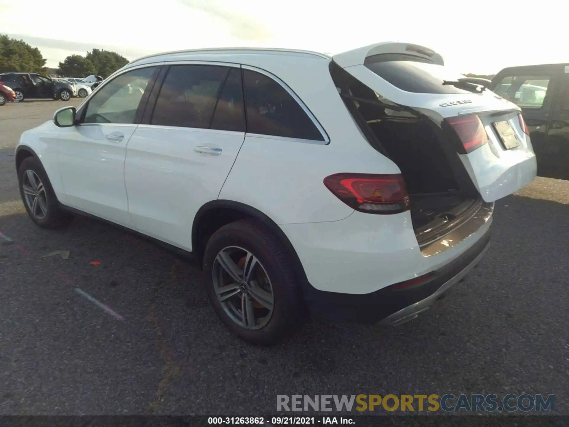 3 Photograph of a damaged car WDC0G8EB6LF748686 MERCEDES-BENZ GLC 2020