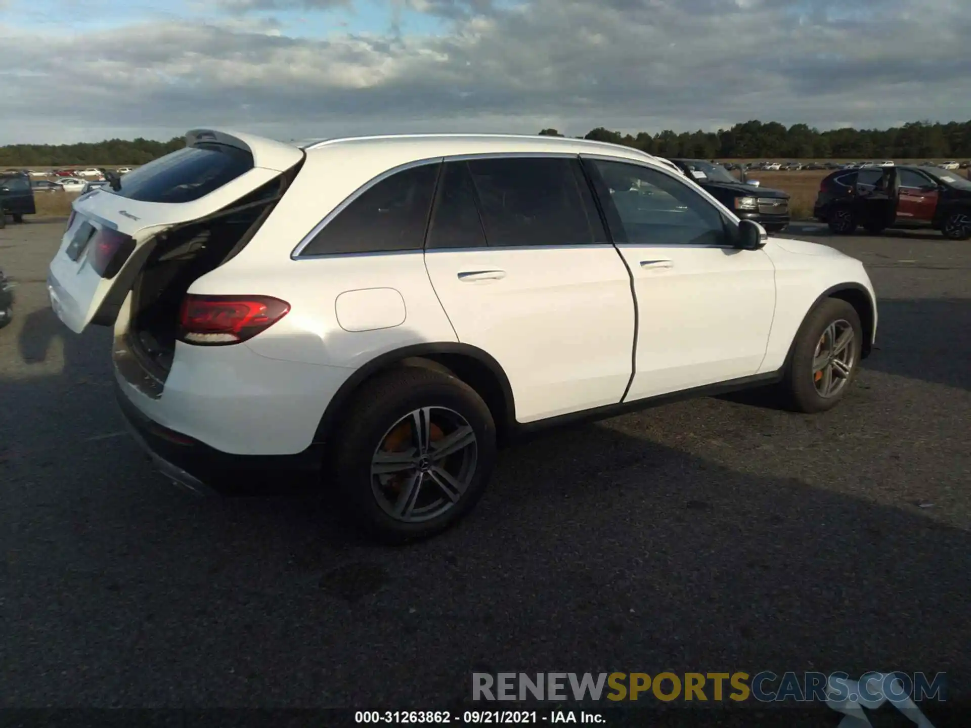 4 Photograph of a damaged car WDC0G8EB6LF748686 MERCEDES-BENZ GLC 2020