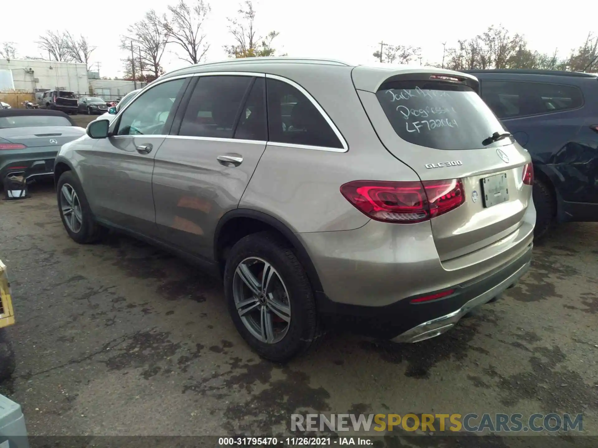 3 Фотография поврежденного автомобиля WDC0G8EB7LF722064 MERCEDES-BENZ GLC 2020