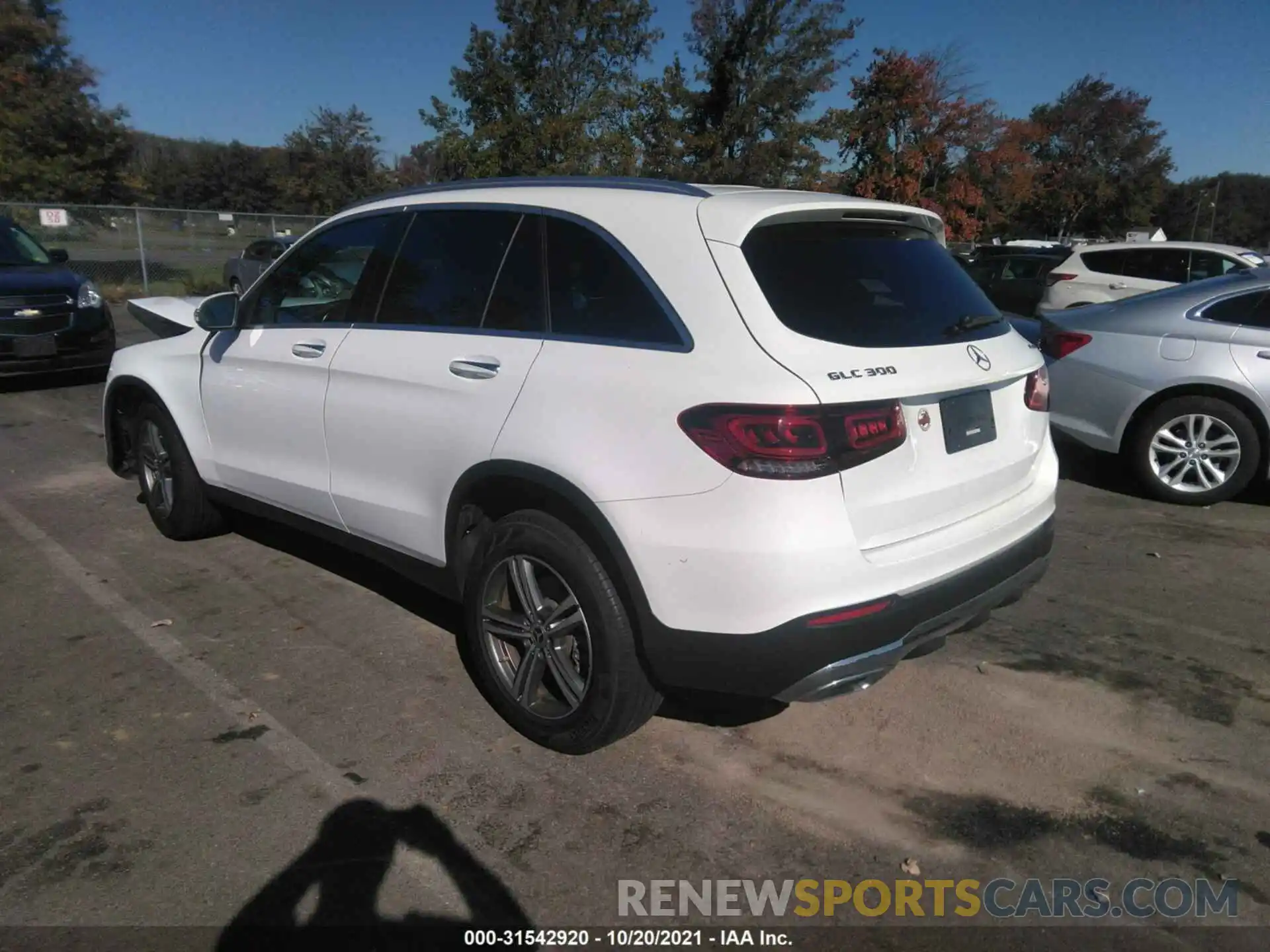 3 Photograph of a damaged car WDC0G8EB7LF744940 MERCEDES-BENZ GLC 2020