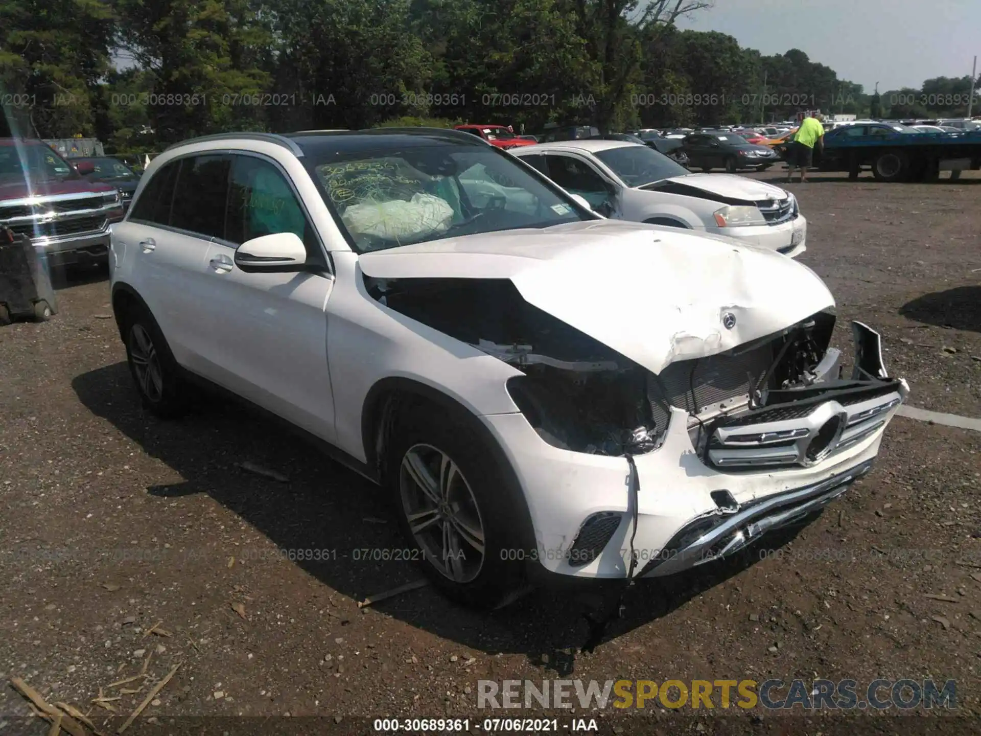 1 Photograph of a damaged car WDC0G8EB7LF753296 MERCEDES-BENZ GLC 2020