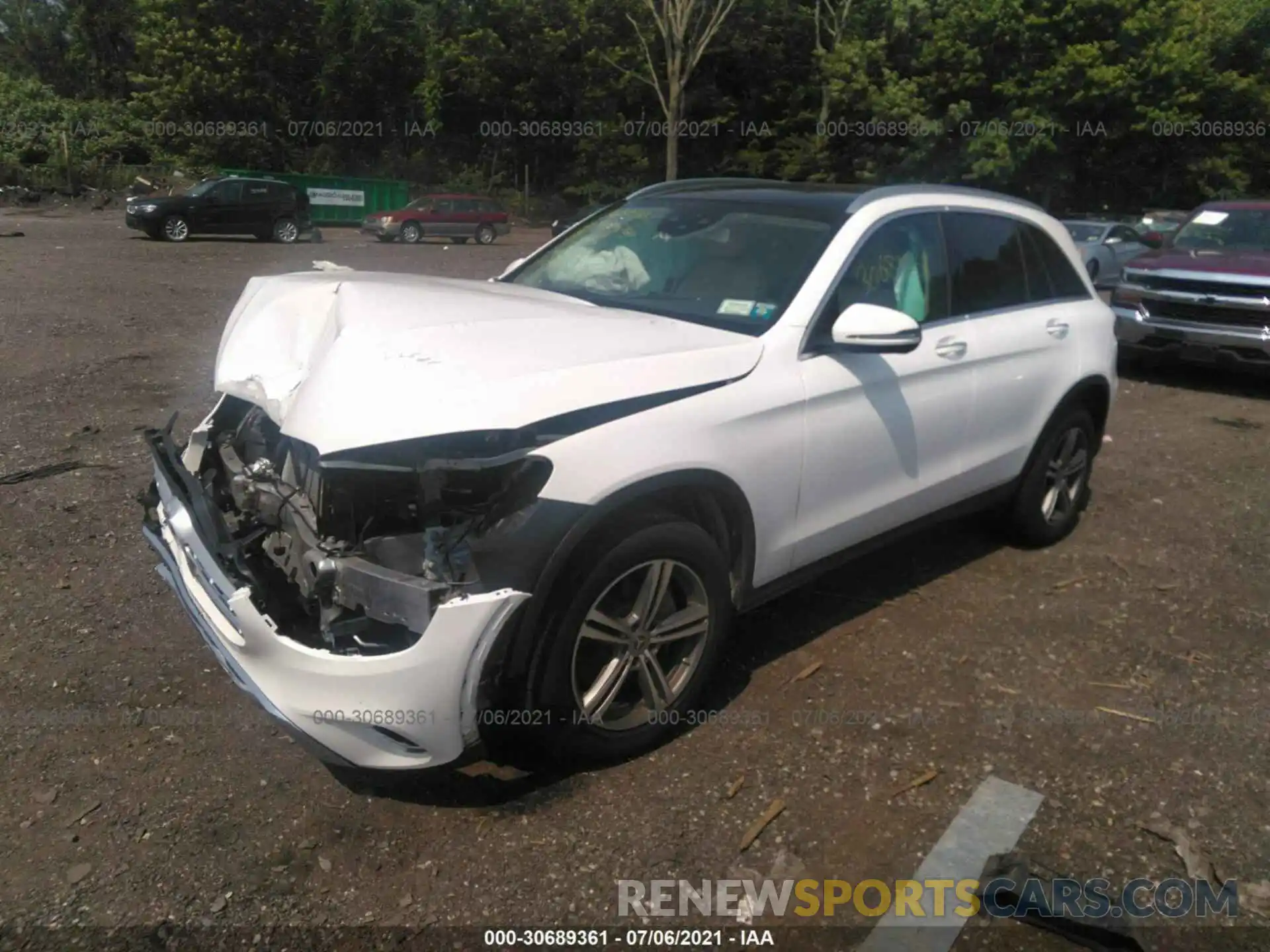 2 Photograph of a damaged car WDC0G8EB7LF753296 MERCEDES-BENZ GLC 2020