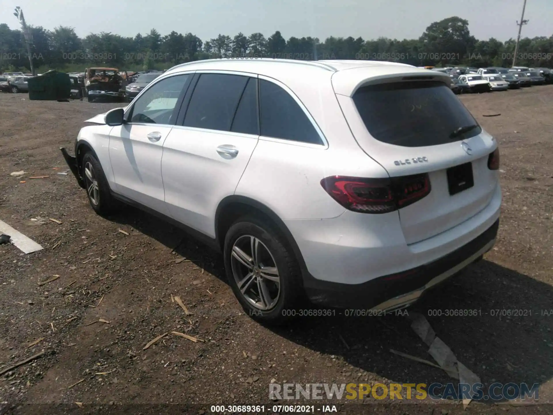 3 Photograph of a damaged car WDC0G8EB7LF753296 MERCEDES-BENZ GLC 2020