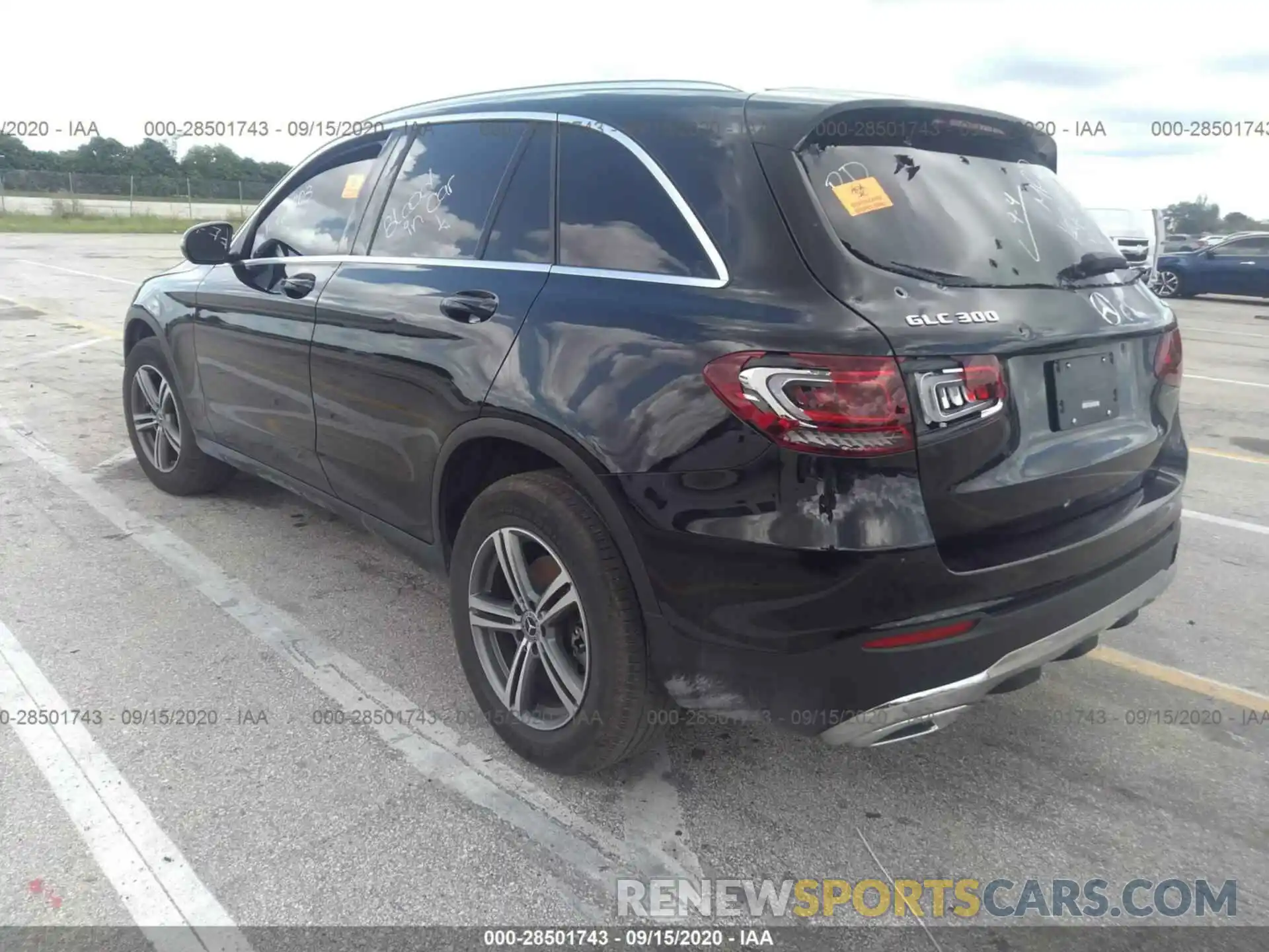 3 Photograph of a damaged car WDC0G8EB8LF712403 MERCEDES-BENZ GLC 2020