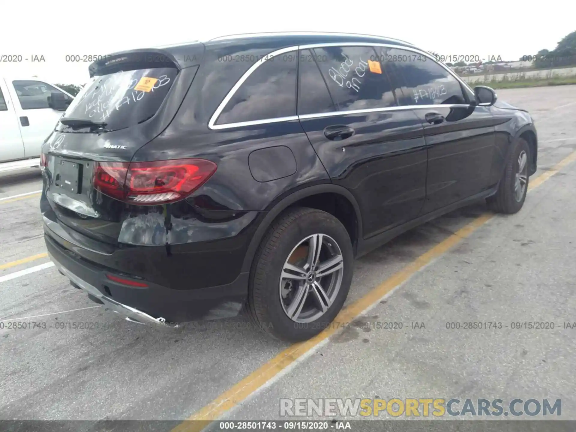 4 Фотография поврежденного автомобиля WDC0G8EB8LF712403 MERCEDES-BENZ GLC 2020